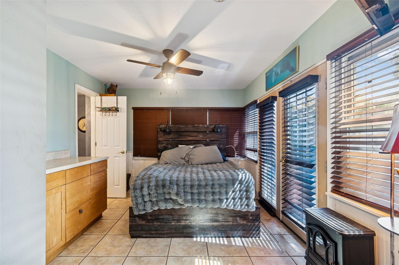 Image 26 of 77 For 2120 Coronada Way S