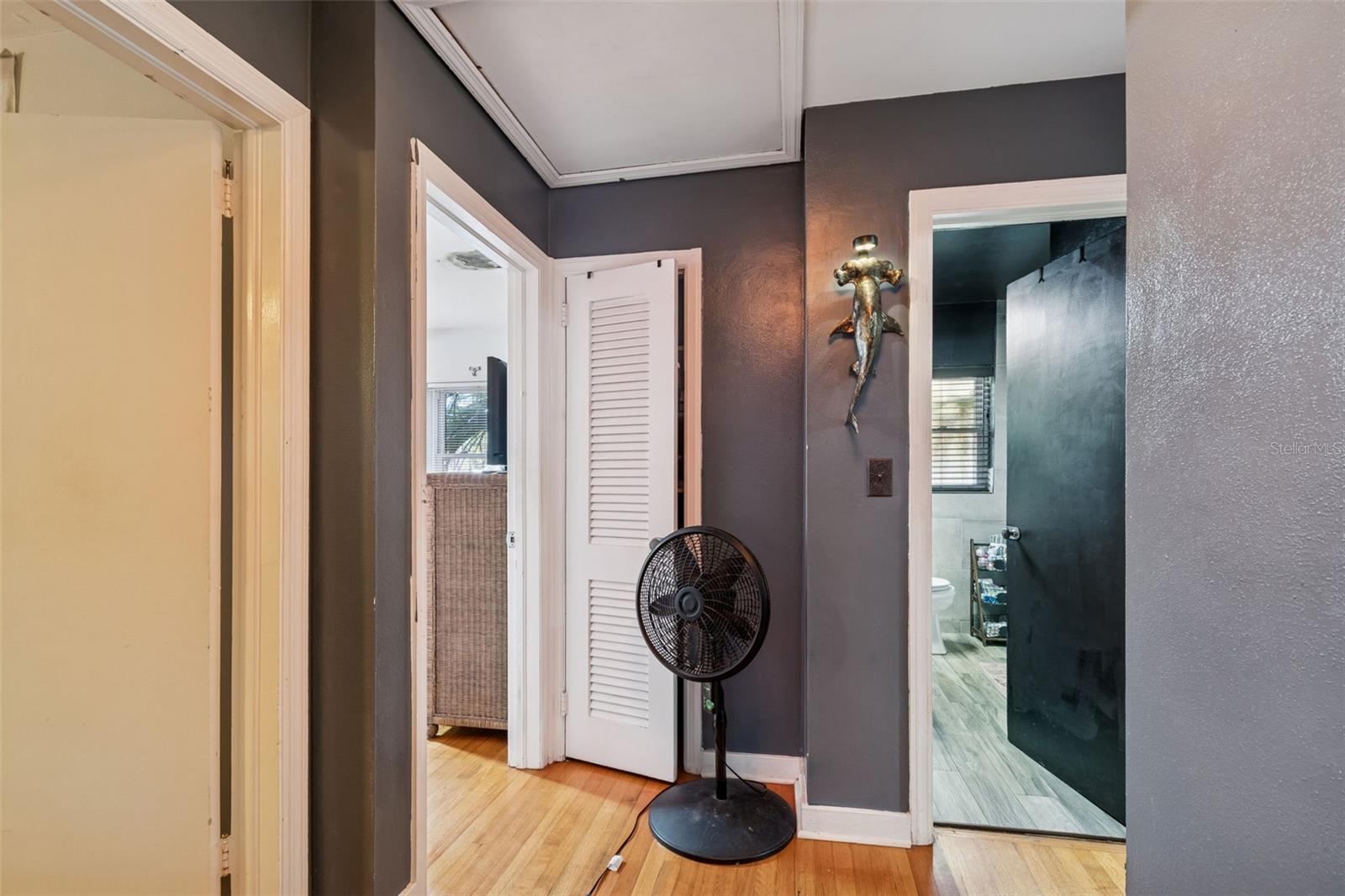 Image 37 of 77 For 2120 Coronada Way S