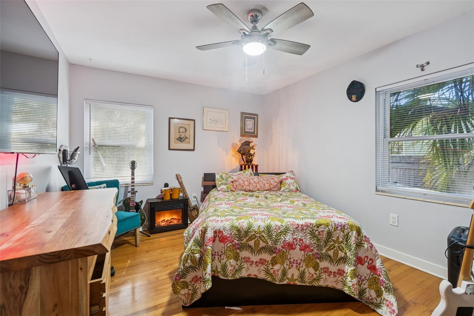 Image 41 of 77 For 2120 Coronada Way S