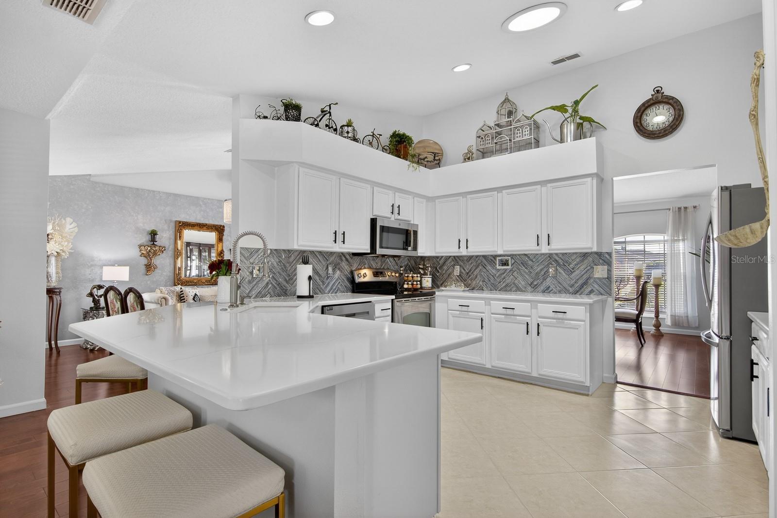 Listing photo id 8 for 10352 Moshie Lane