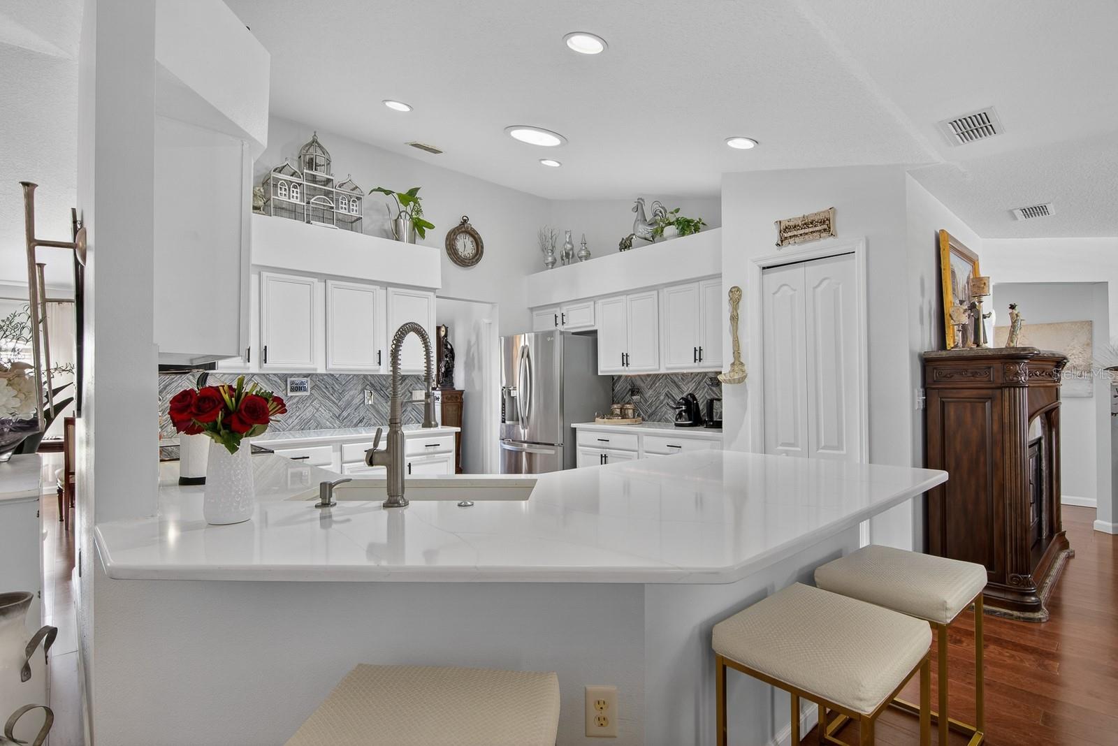 Listing photo id 12 for 10352 Moshie Lane