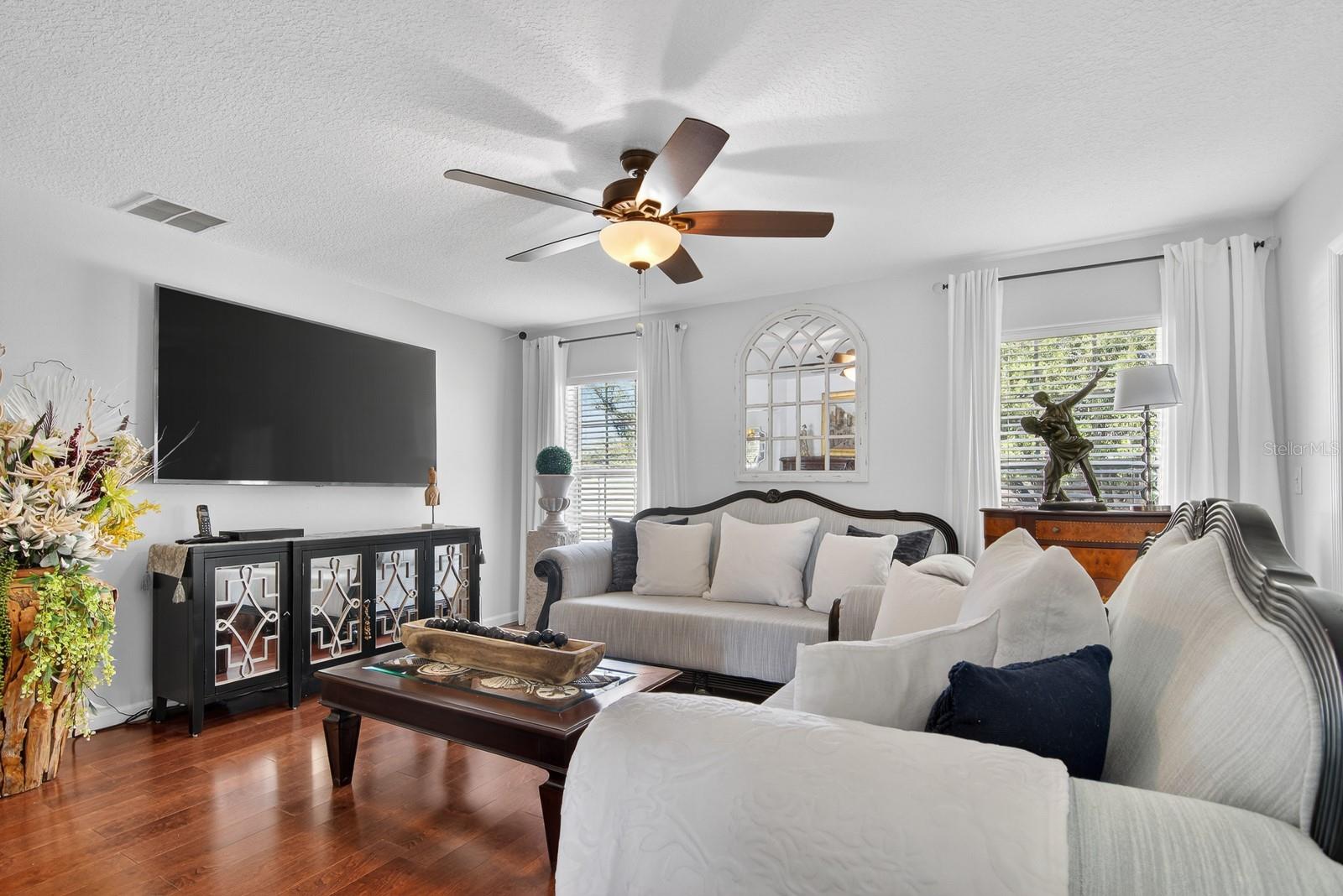 Listing photo id 16 for 10352 Moshie Lane