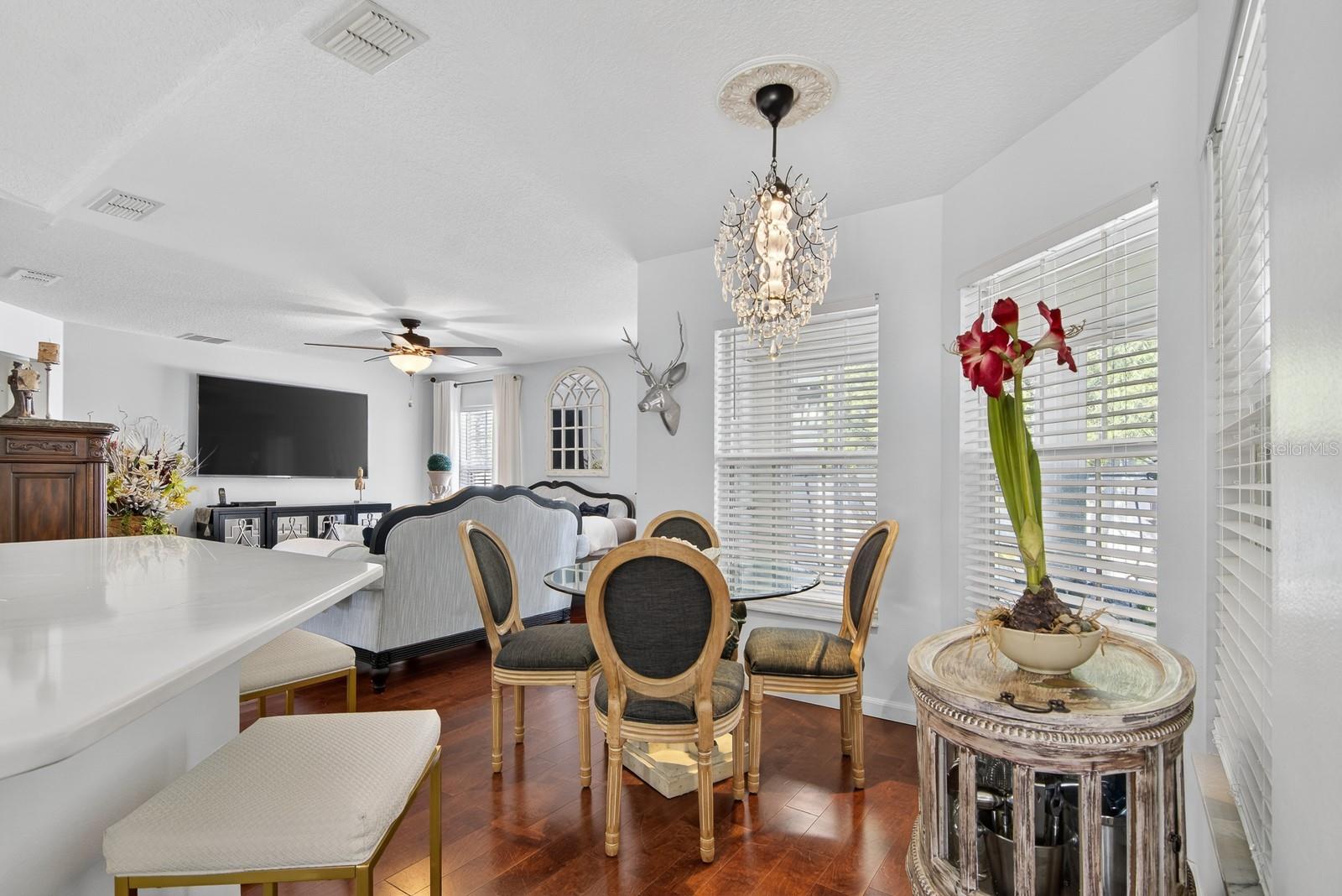 Listing photo id 18 for 10352 Moshie Lane