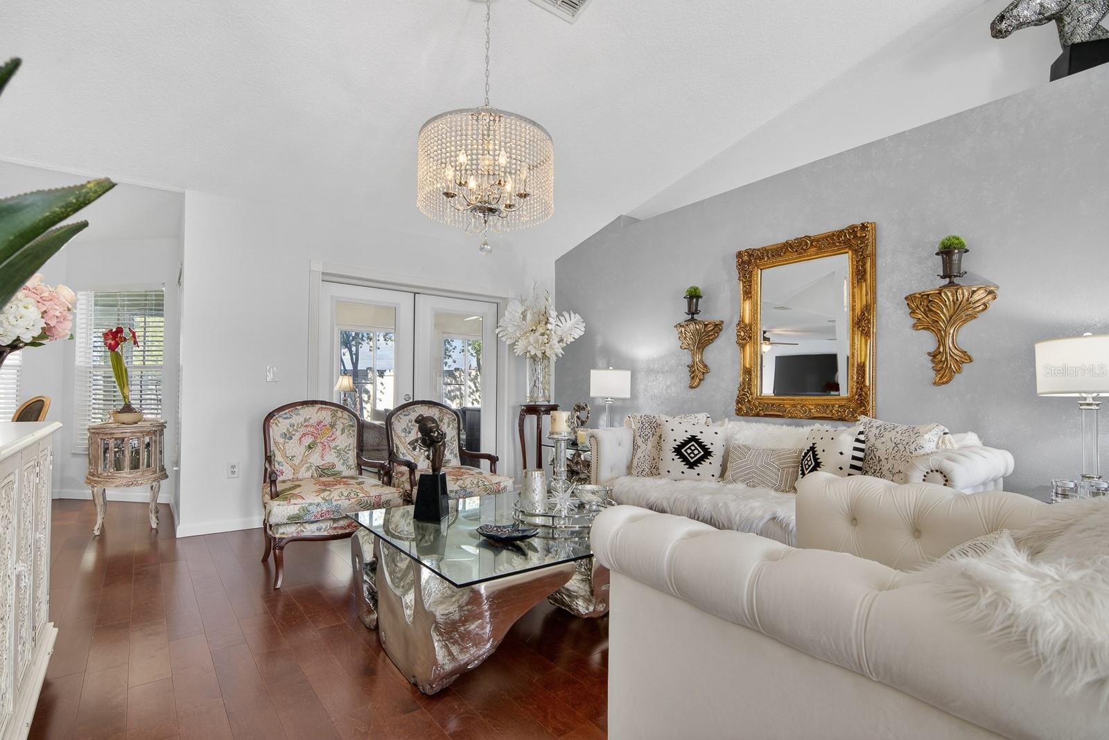 Listing photo id 19 for 10352 Moshie Lane