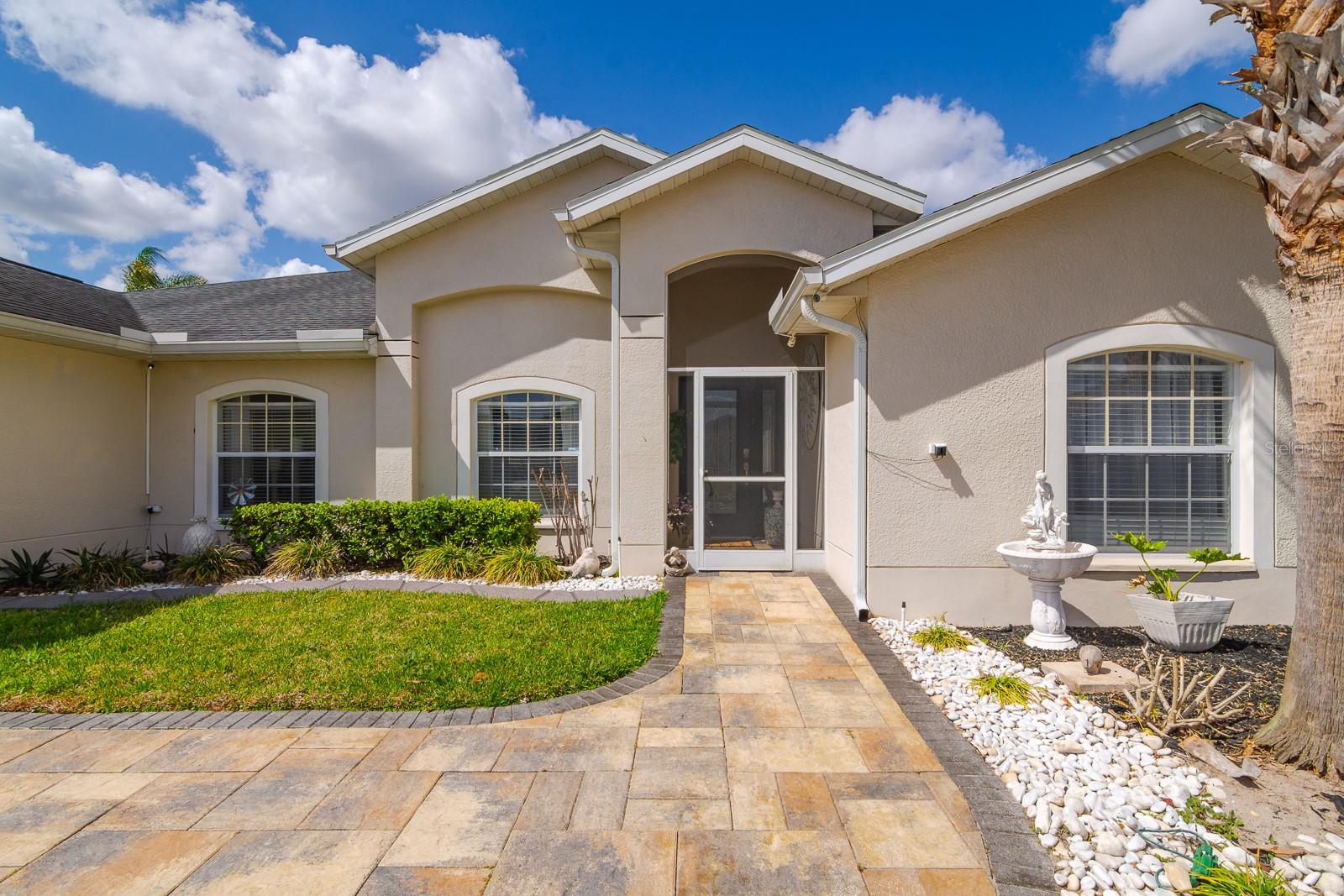 Listing photo id 3 for 10352 Moshie Lane