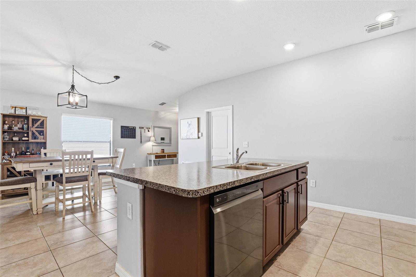 Image 11 of 82 For 6637 Wagon Trail Street