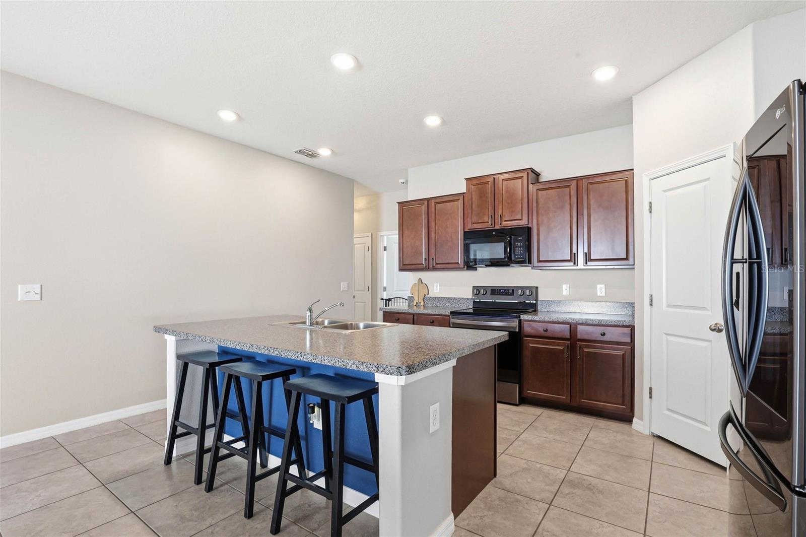 Image 15 of 82 For 6637 Wagon Trail Street