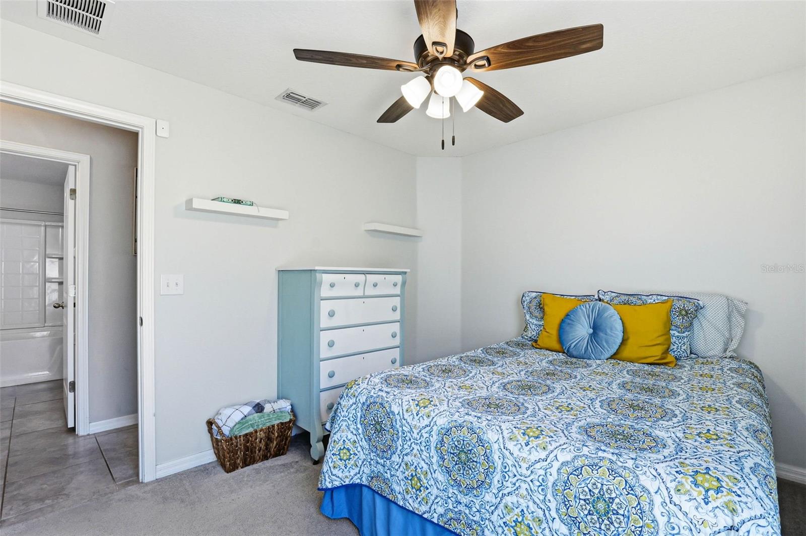 Image 24 of 82 For 6637 Wagon Trail Street