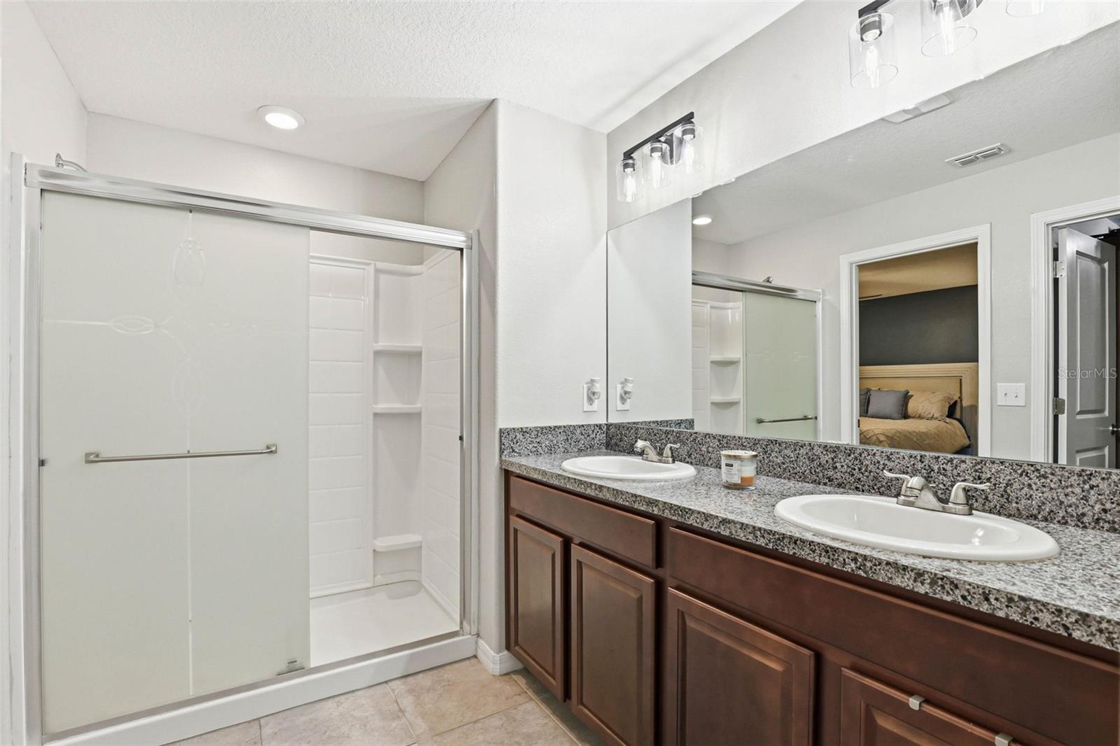 Image 40 of 82 For 6637 Wagon Trail Street