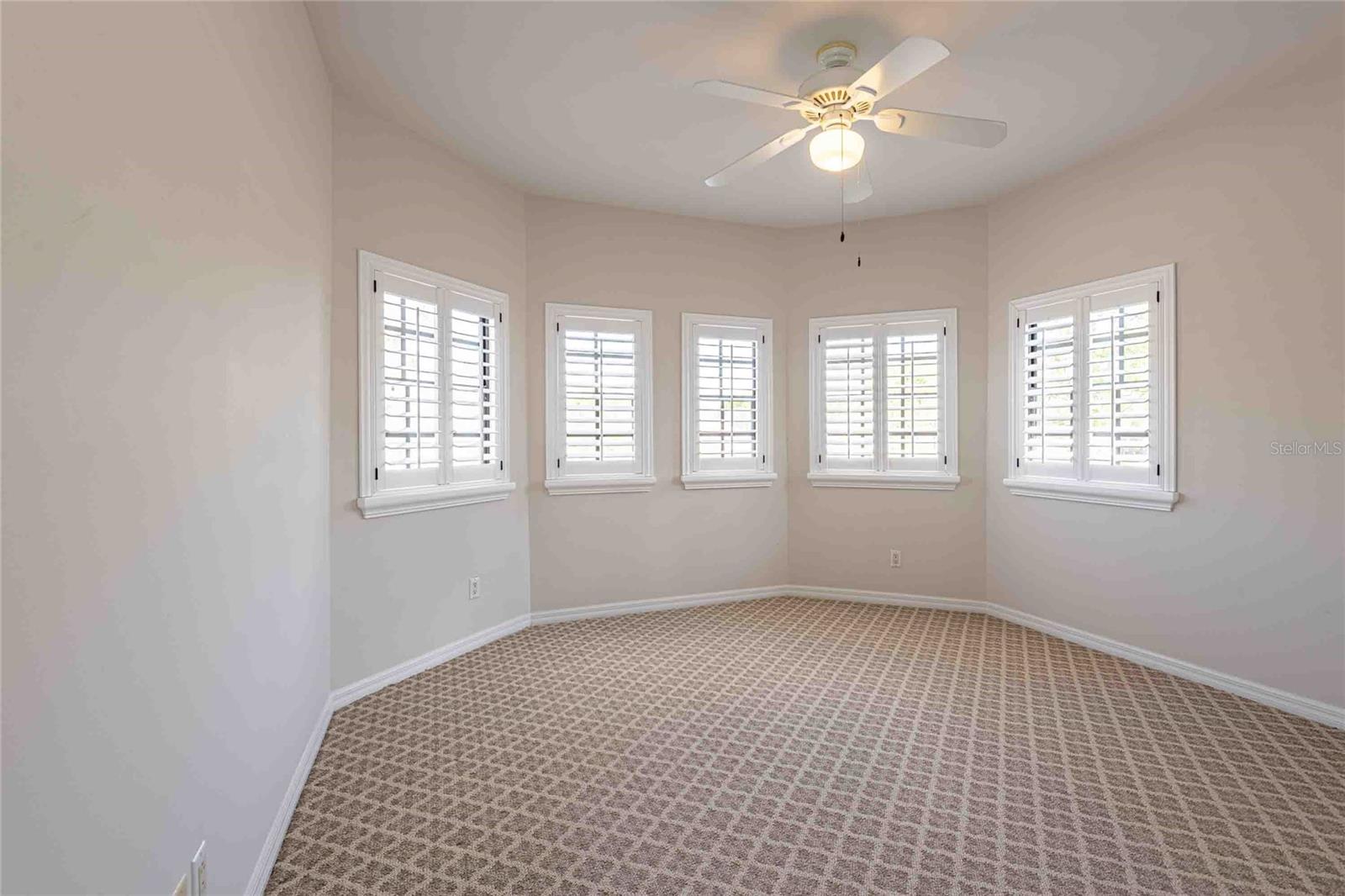 Image 32 of 55 For 18724 Wimbledon