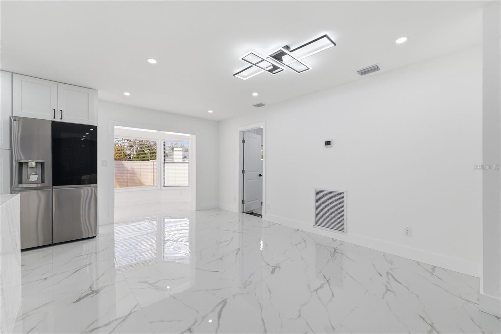 Image 17 of 47 For 22368 Southshore Drive