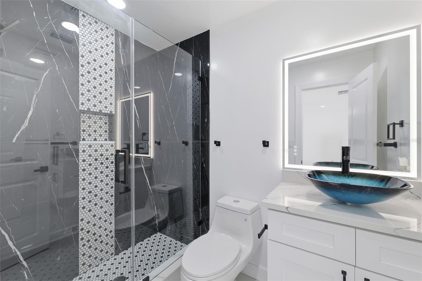 Image 32 of 47 For 22368 Southshore Drive