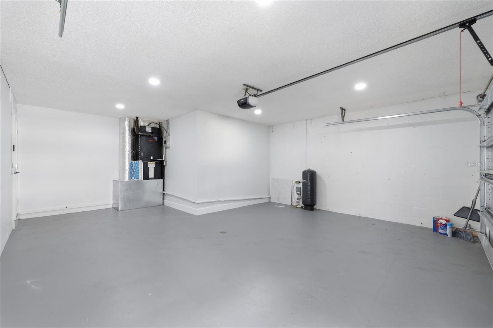 Image 35 of 47 For 22368 Southshore Drive