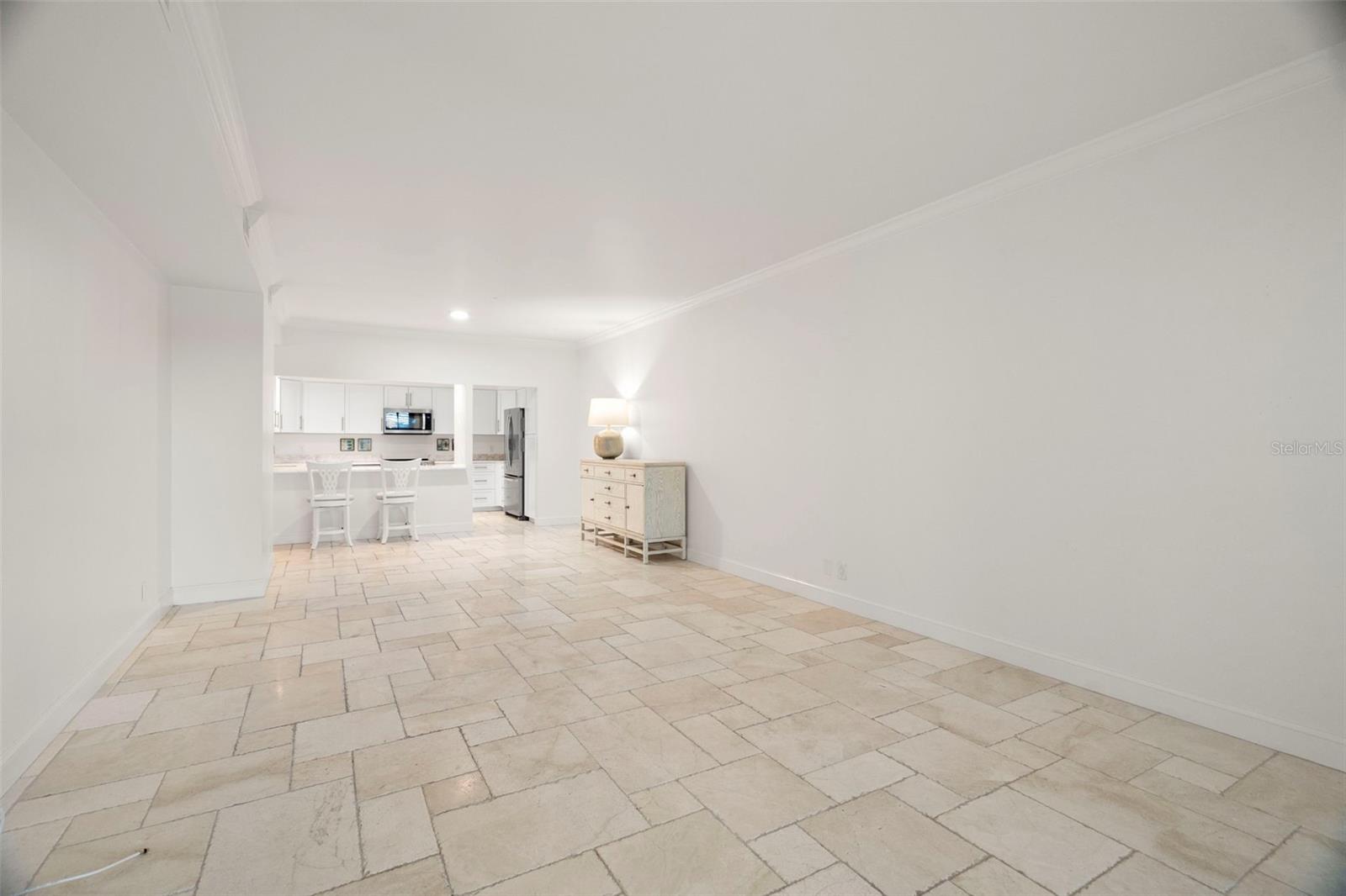 Listing photo id 8 for 4 Belleview Boulevard 108