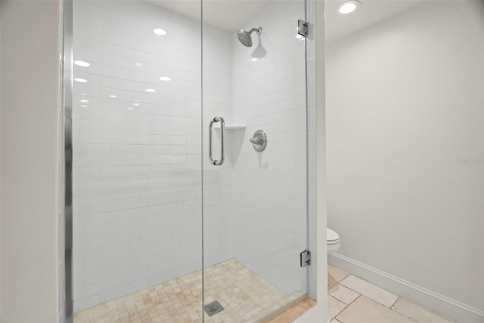 Listing photo id 22 for 4 Belleview Boulevard 108