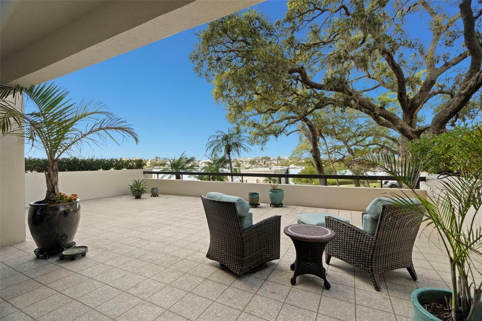 Listing photo id 24 for 4 Belleview Boulevard 108