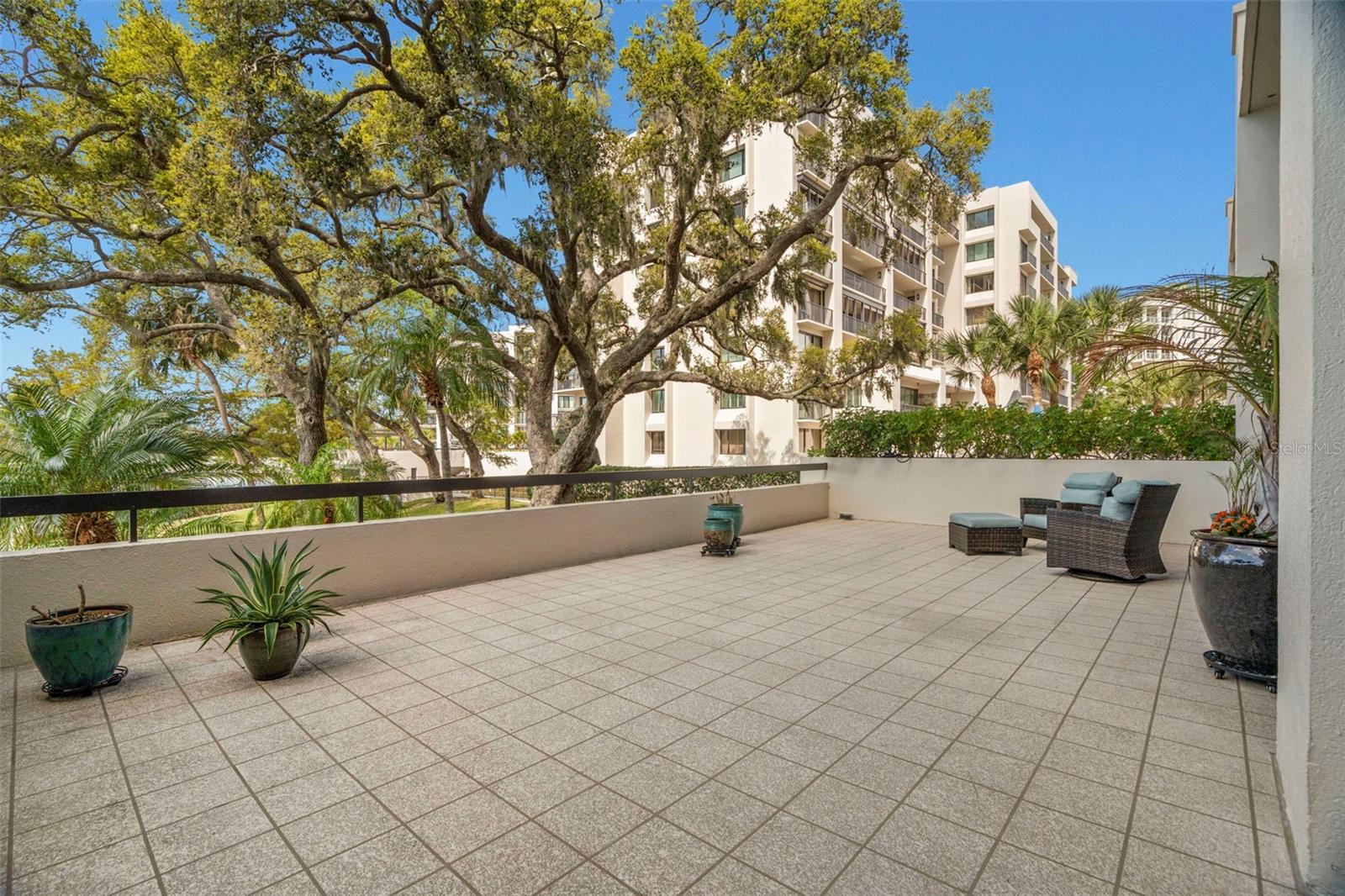 Listing photo id 27 for 4 Belleview Boulevard 108