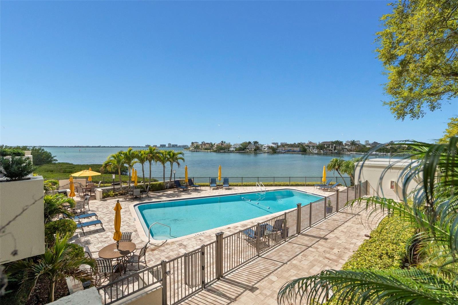 Listing photo id 30 for 4 Belleview Boulevard 108