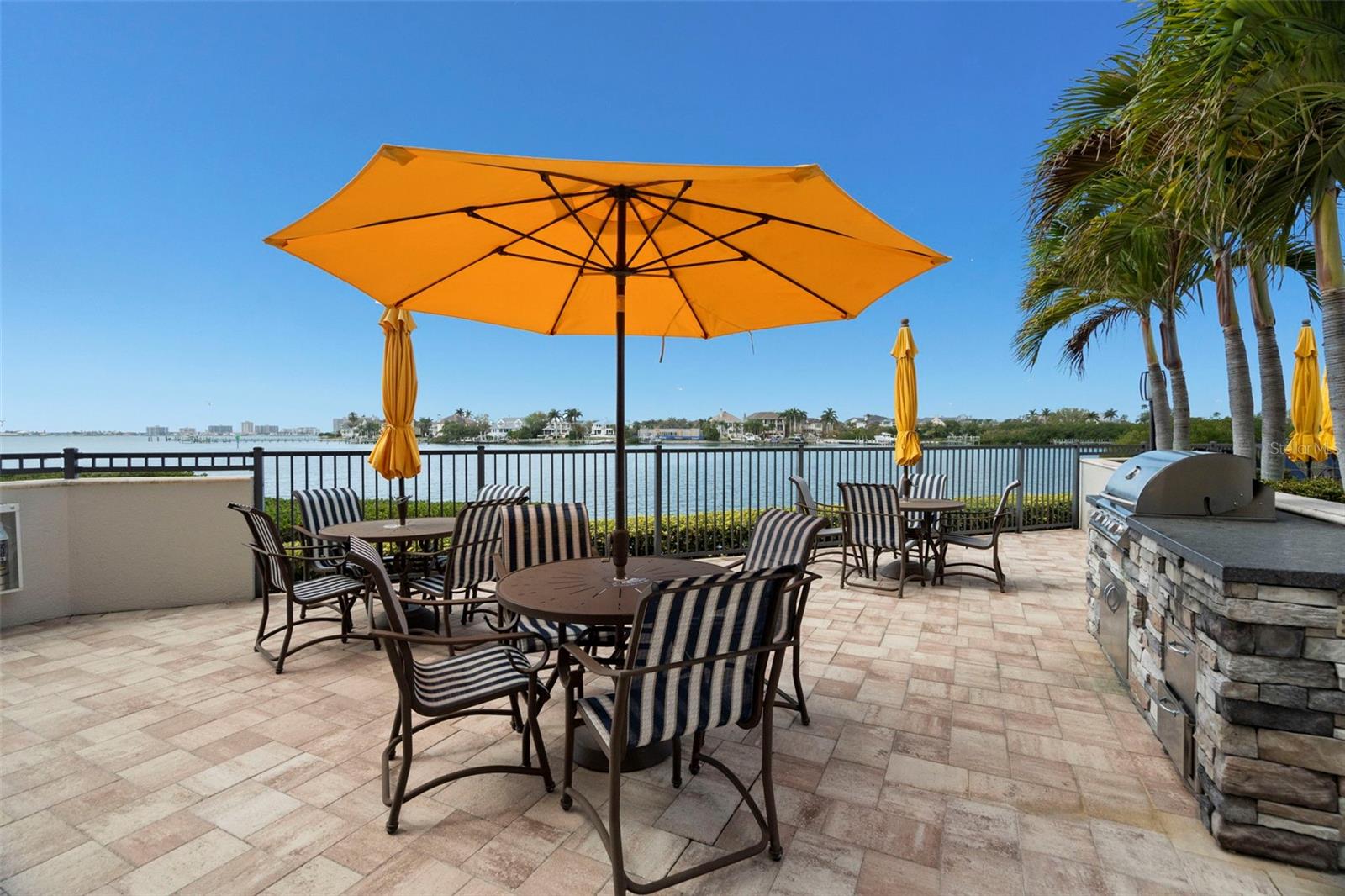 Listing photo id 32 for 4 Belleview Boulevard 108