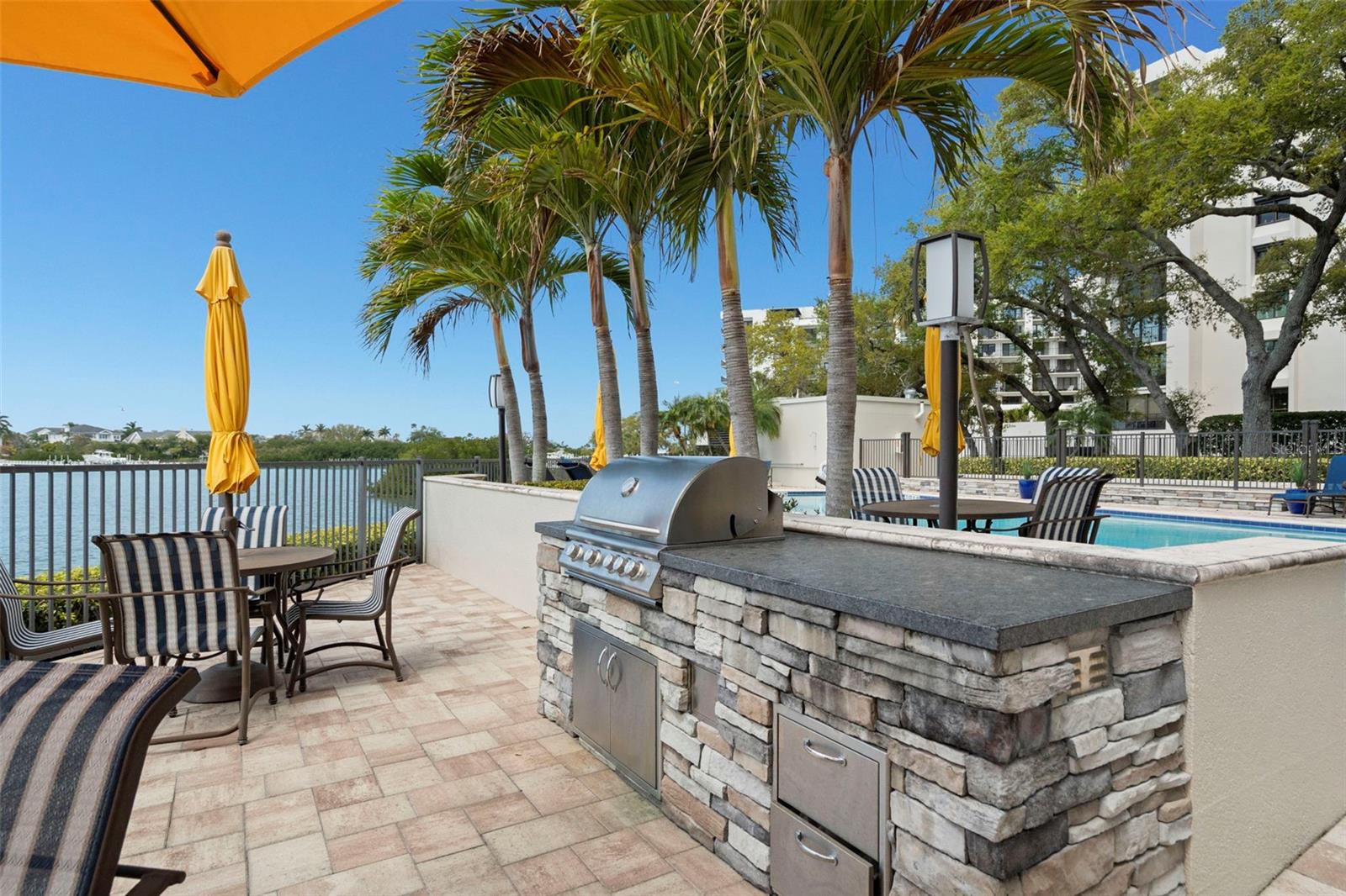 Listing photo id 33 for 4 Belleview Boulevard 108