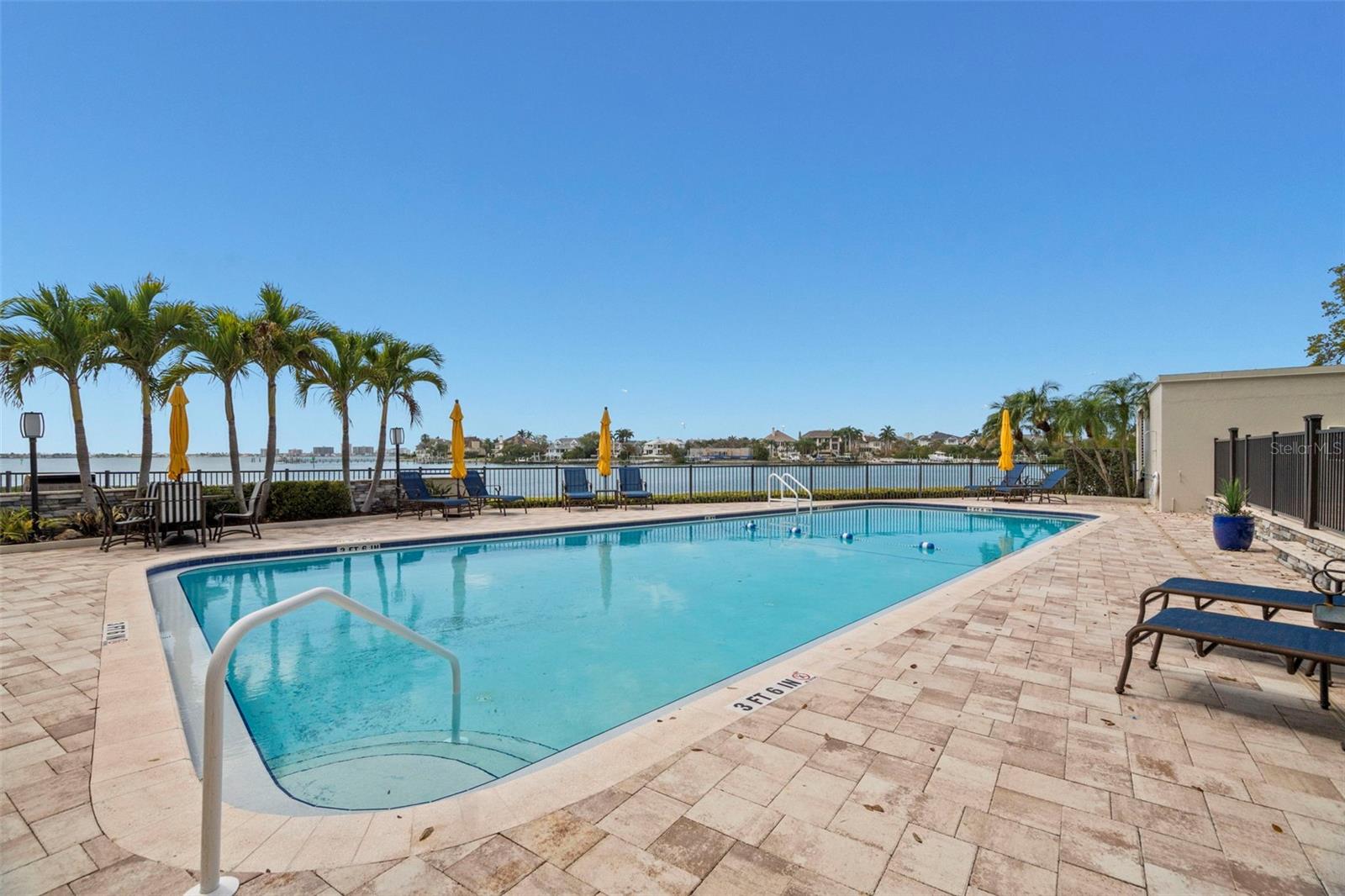 Listing photo id 36 for 4 Belleview Boulevard 108