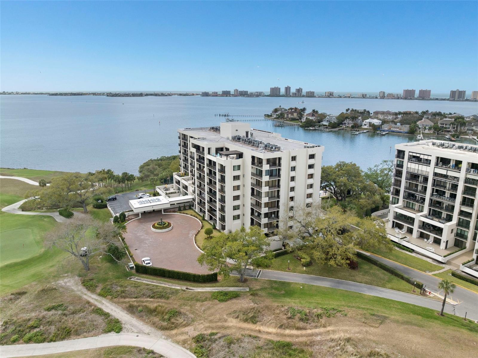 Listing photo id 38 for 4 Belleview Boulevard 108