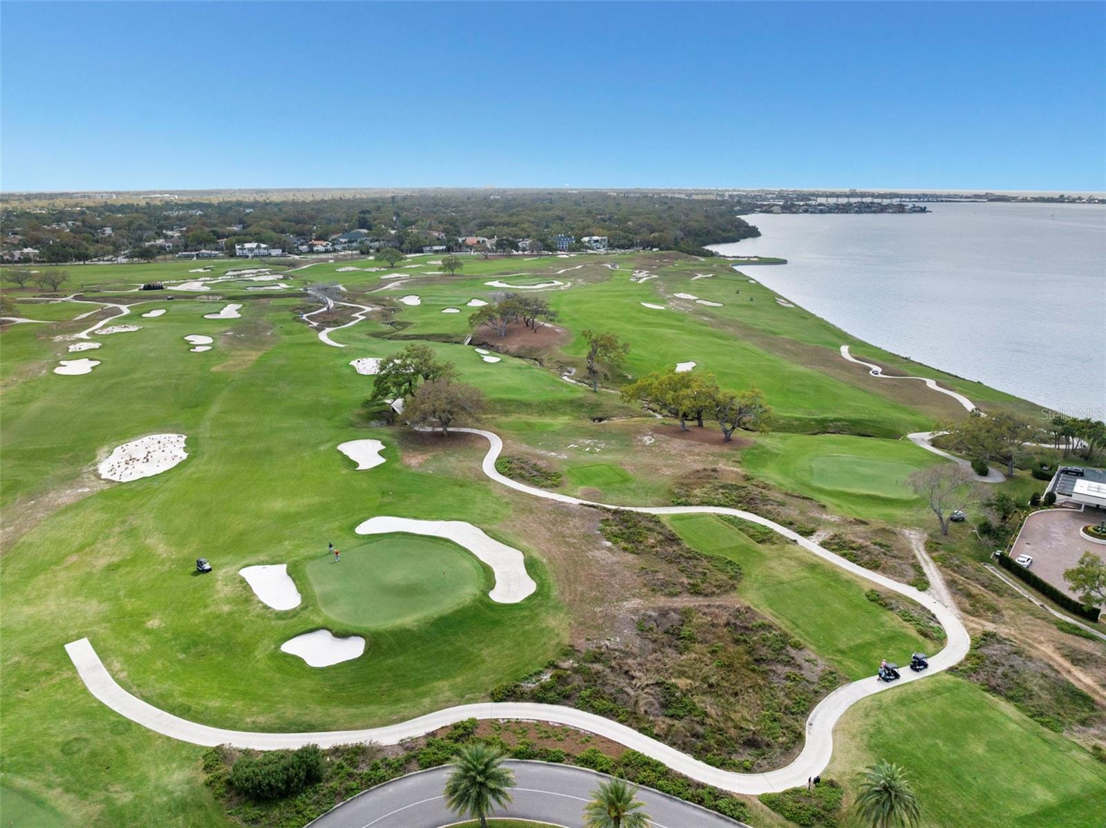 Listing photo id 39 for 4 Belleview Boulevard 108