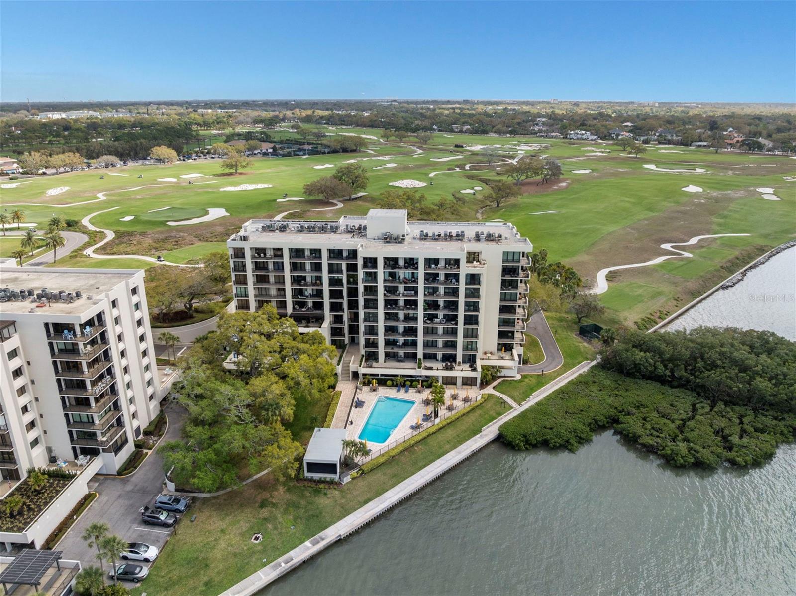 Listing photo id 44 for 4 Belleview Boulevard 108