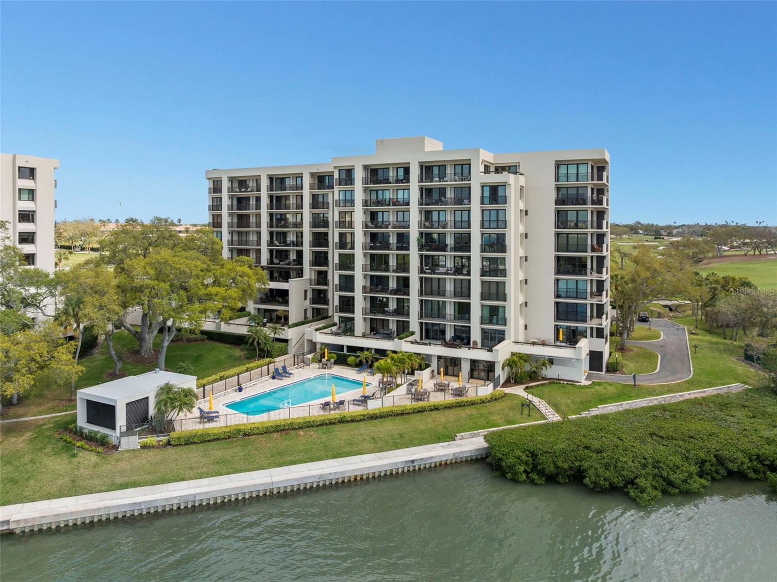 Listing photo id 45 for 4 Belleview Boulevard 108