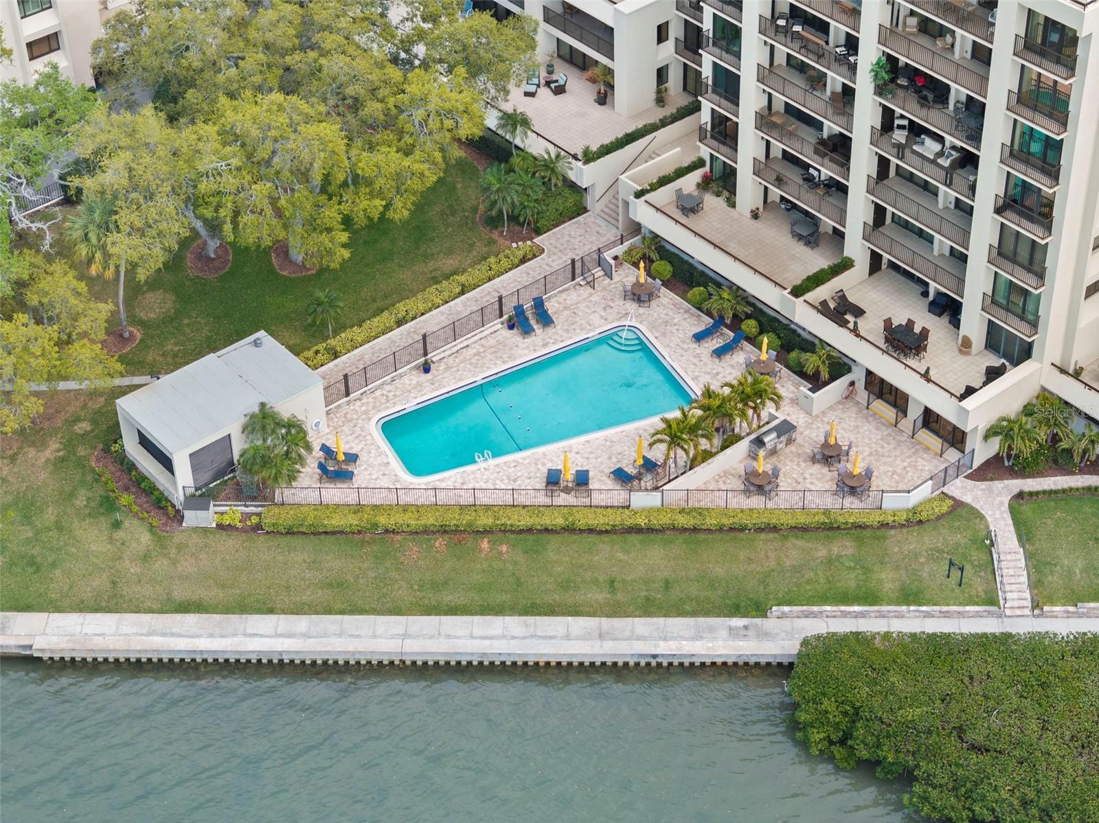 Listing photo id 49 for 4 Belleview Boulevard 108