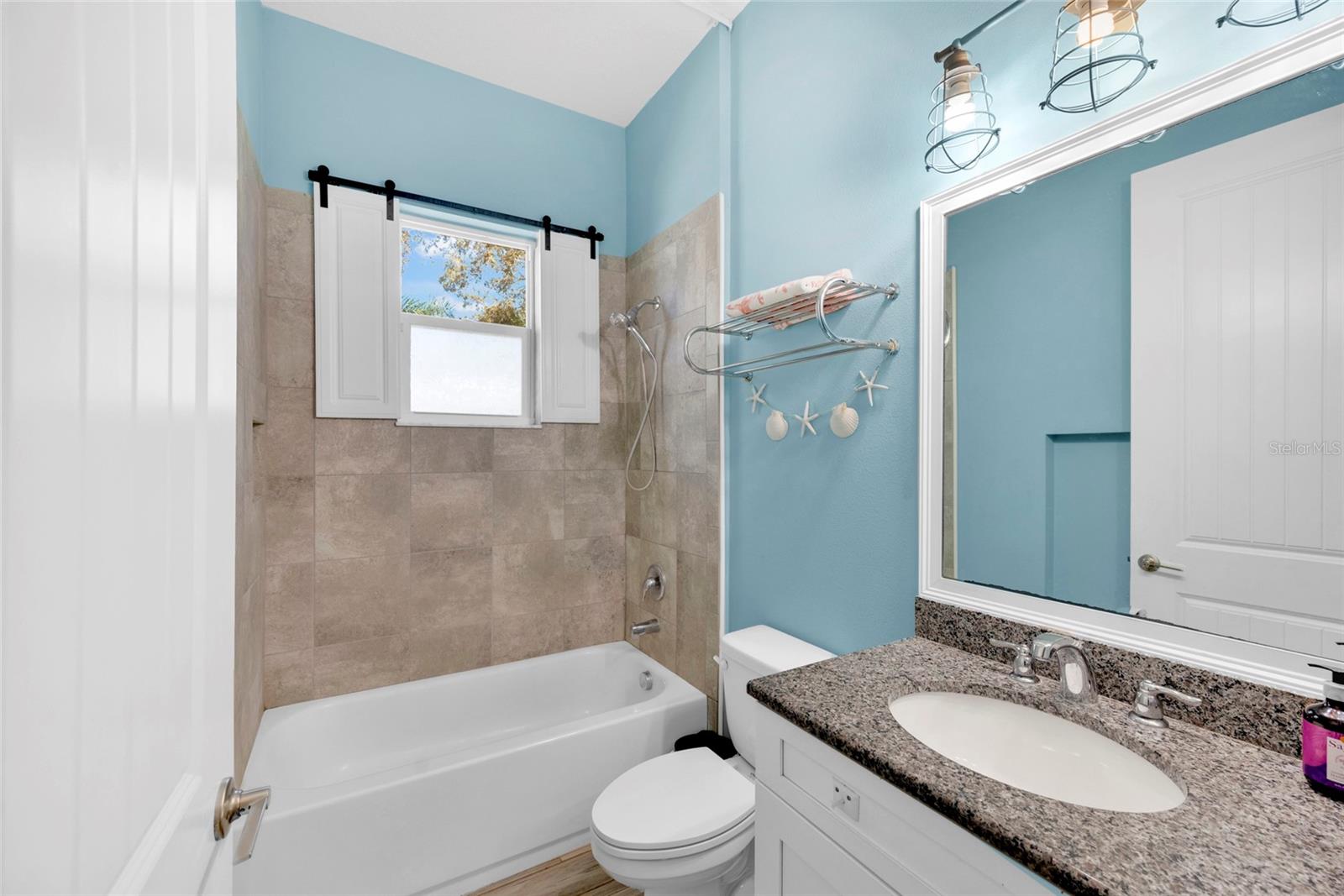 Image 12 of 44 For 131 Pennsylvania Avenue