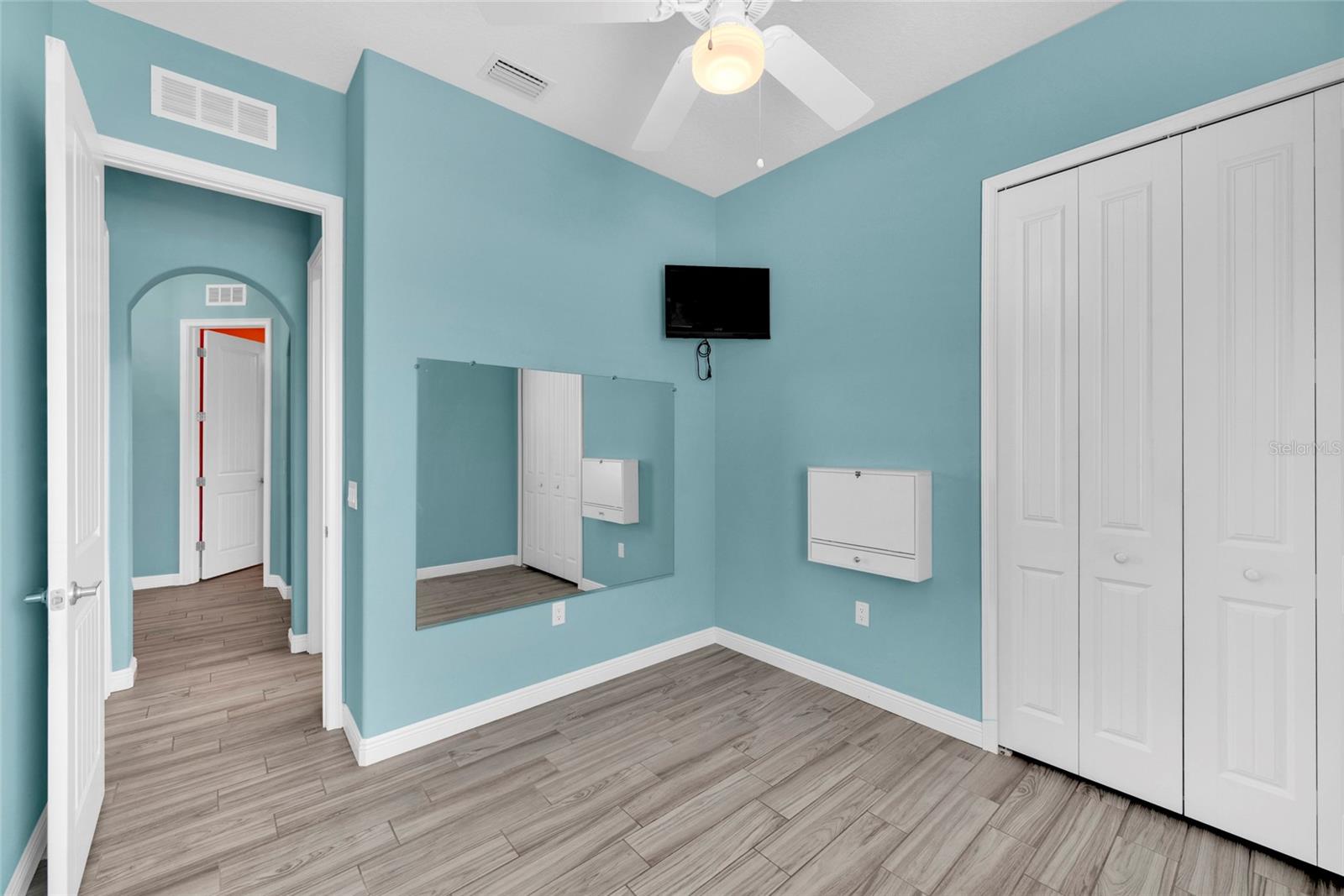 Image 17 of 44 For 131 Pennsylvania Avenue