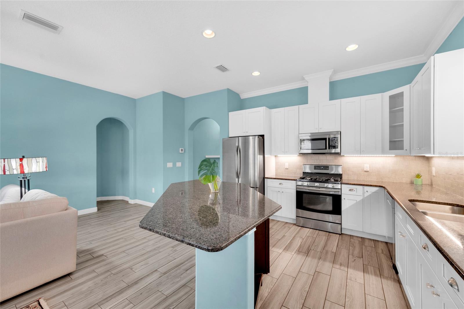 Image 22 of 44 For 131 Pennsylvania Avenue