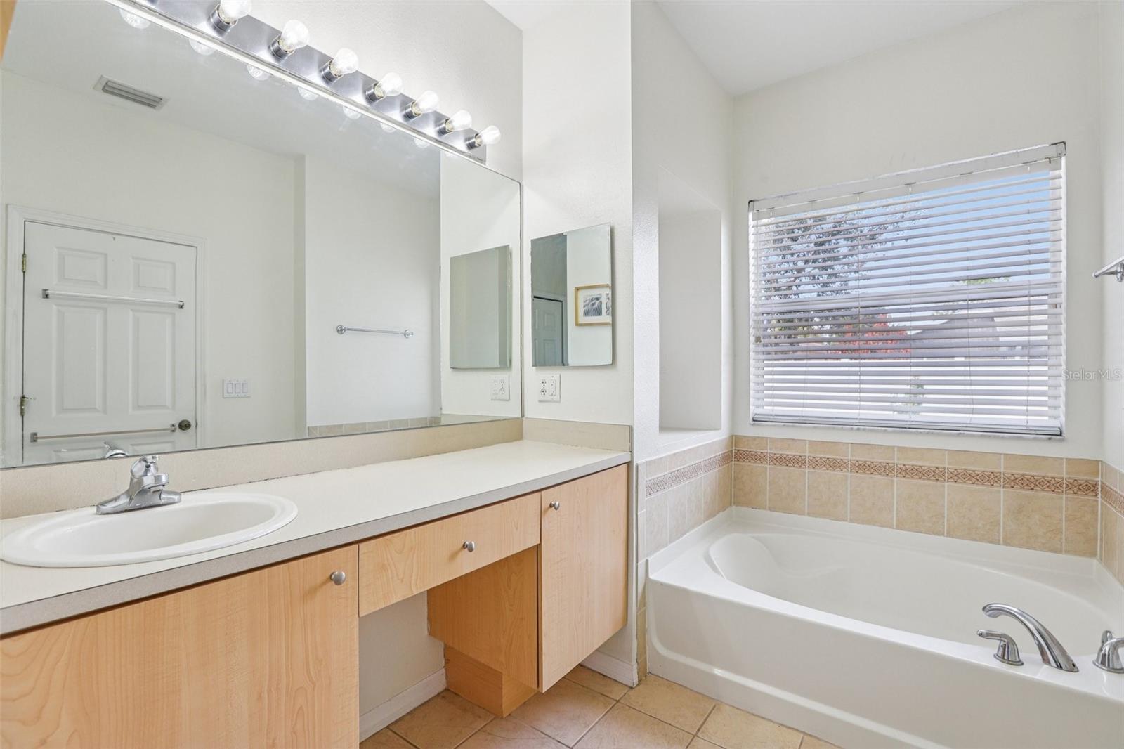 Image 16 of 32 For 11438 Laurel Brook Court