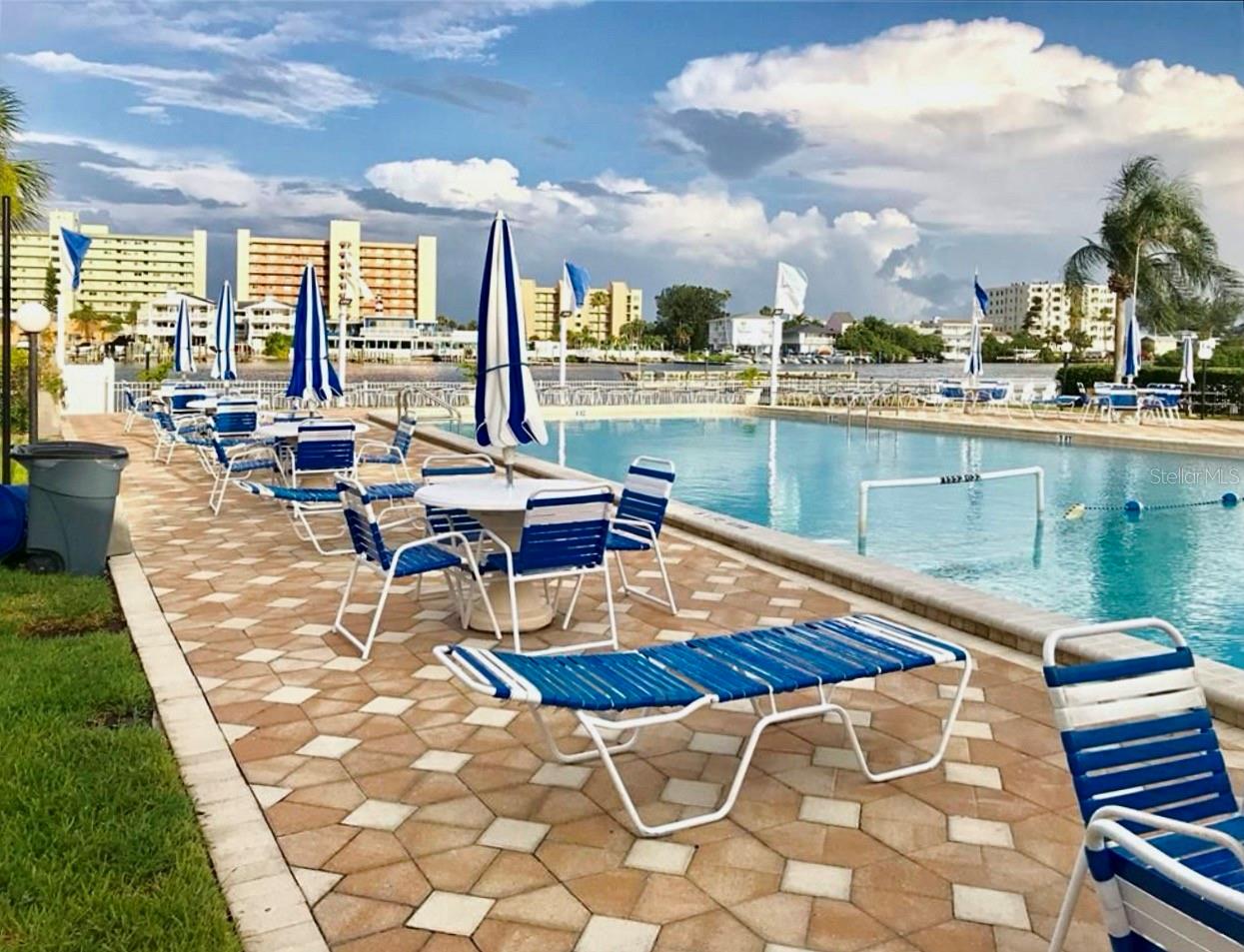 Image 23 of 28 For 10215 Regal  15