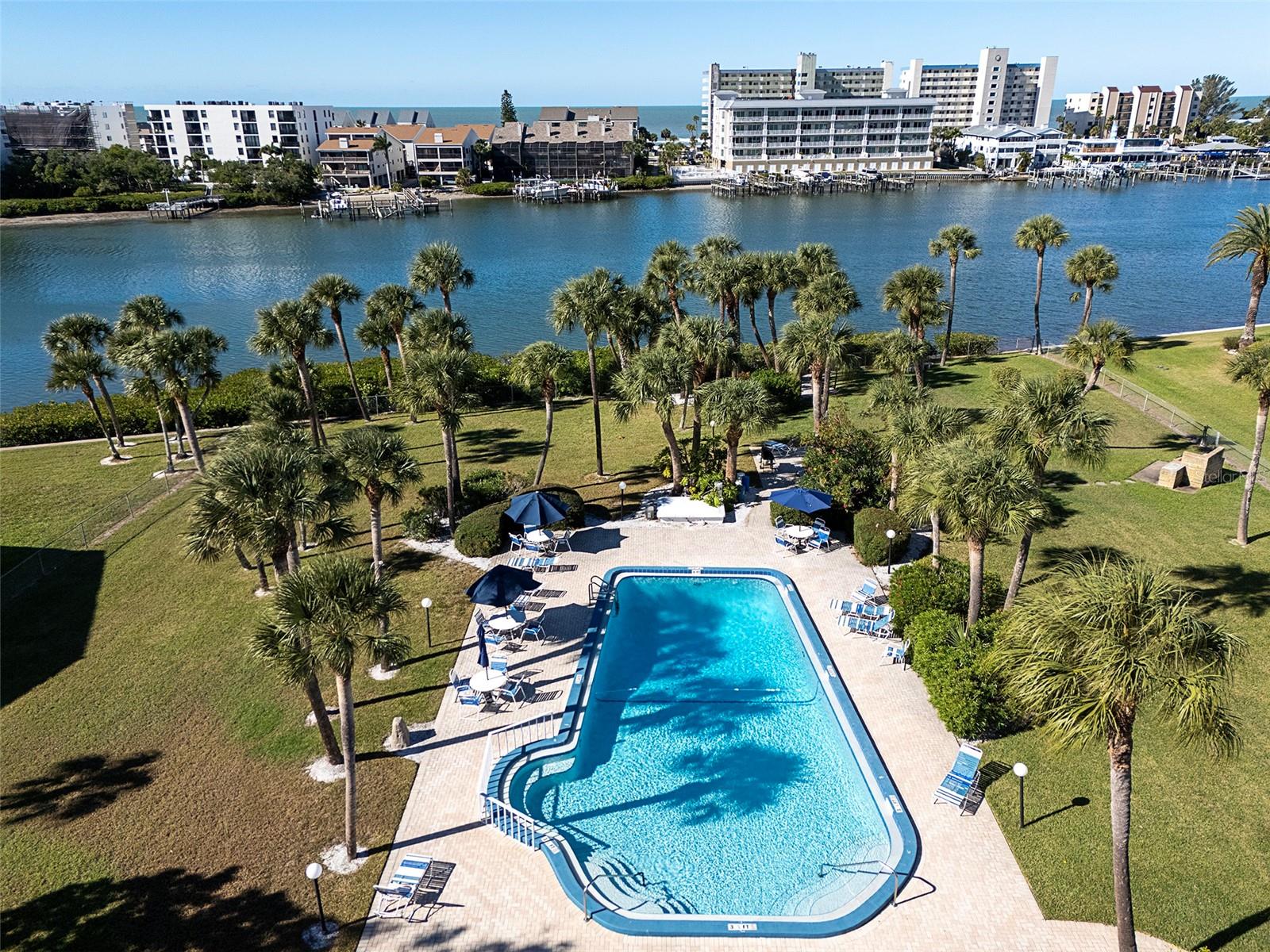 Image 26 of 28 For 10215 Regal  15