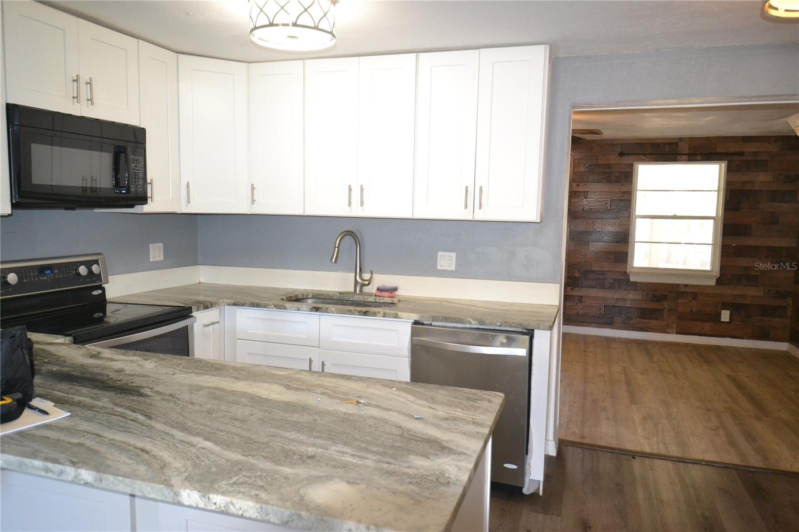 Image 17 of 65 For 11465 92nd Street