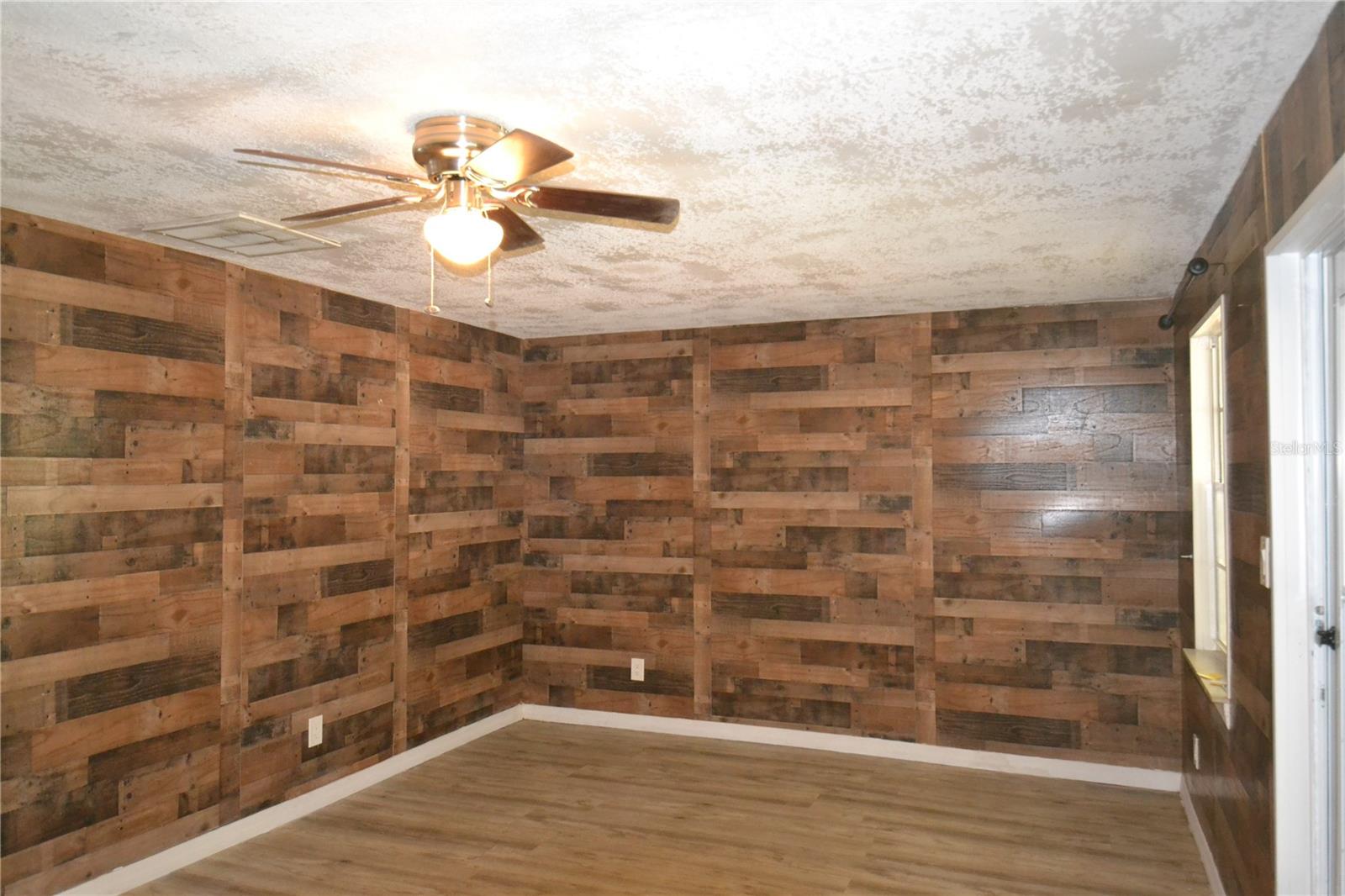 Image 26 of 65 For 11465 92nd Street