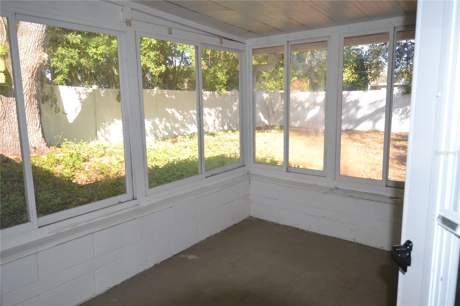 Image 28 of 65 For 11465 92nd Street