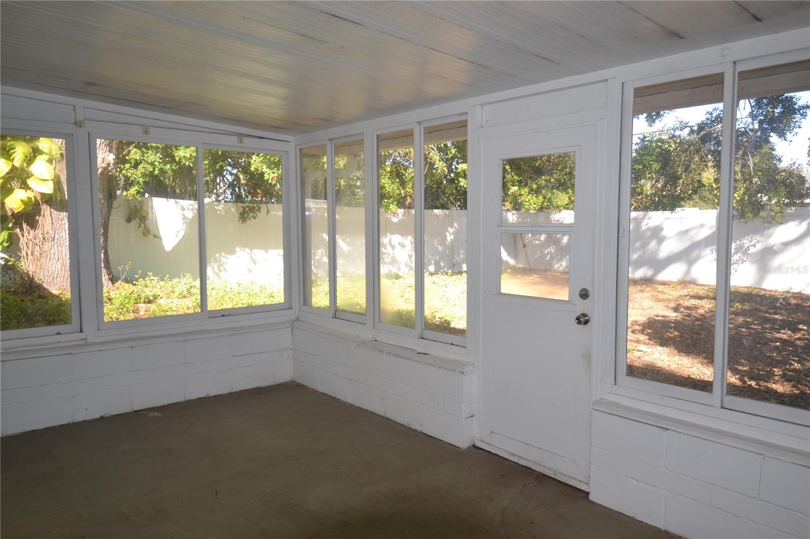 Image 34 of 65 For 11465 92nd Street