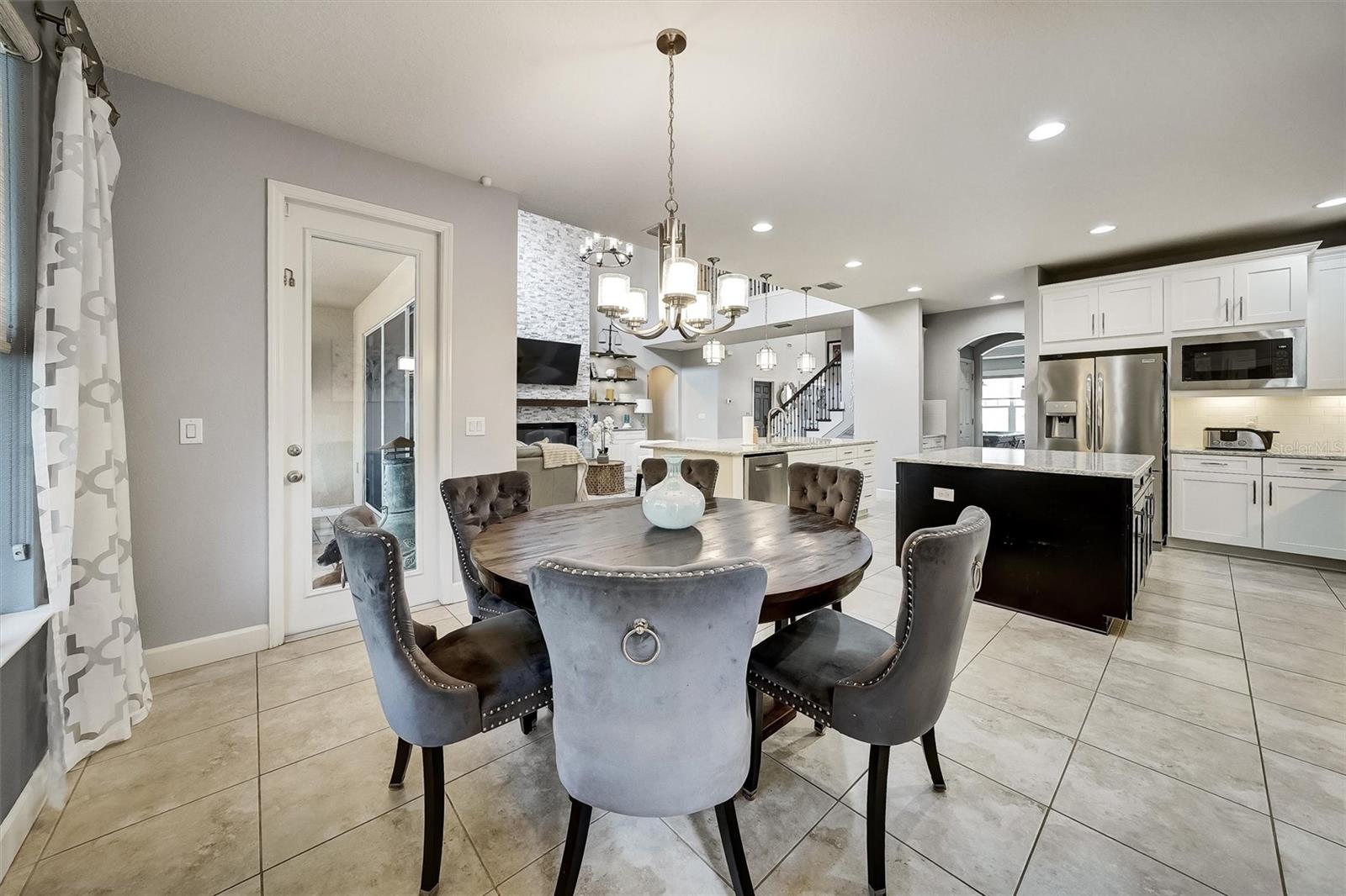 Listing photo id 12 for 1611 Tilted Cypress Place