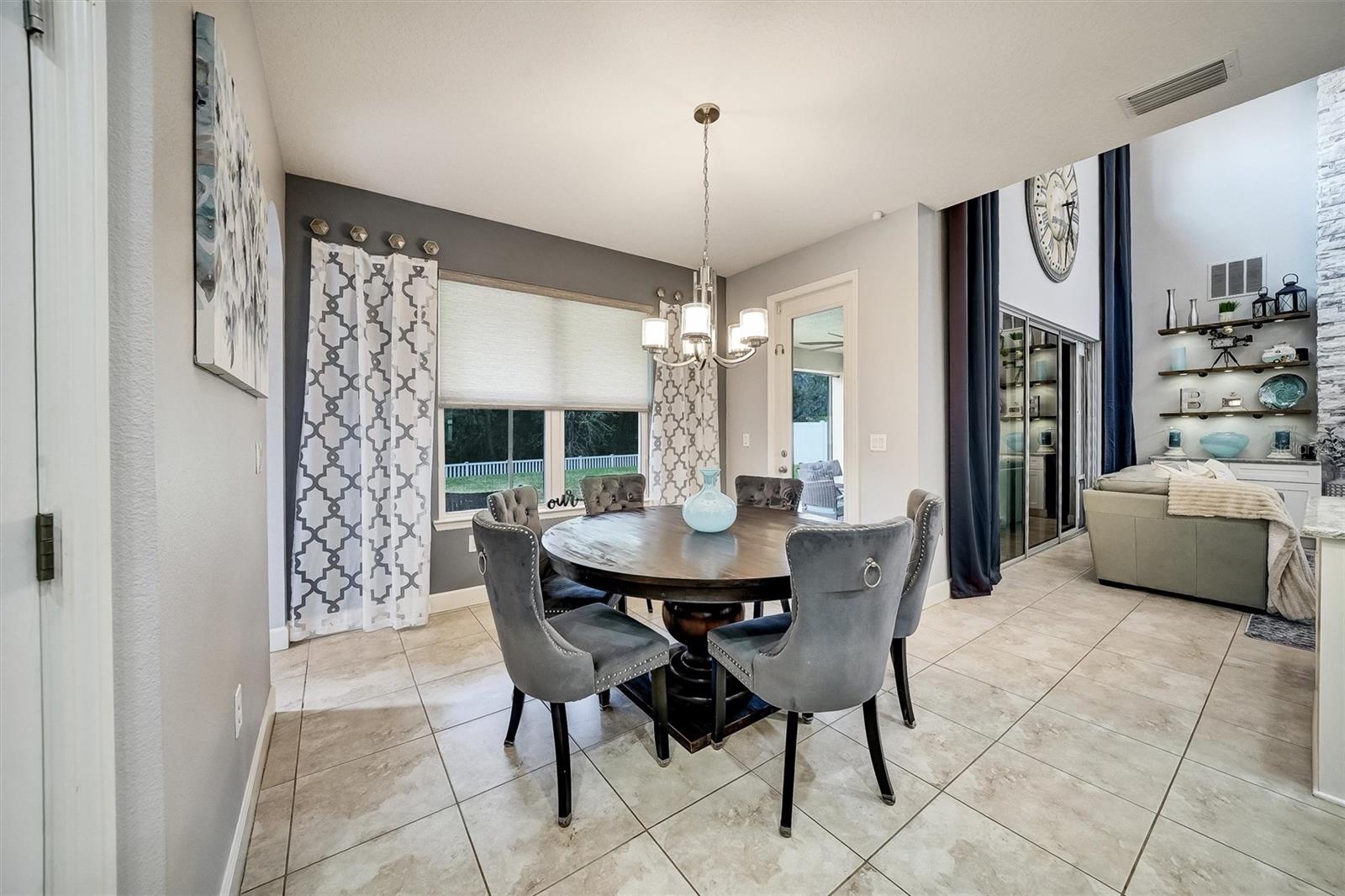 Listing photo id 13 for 1611 Tilted Cypress Place