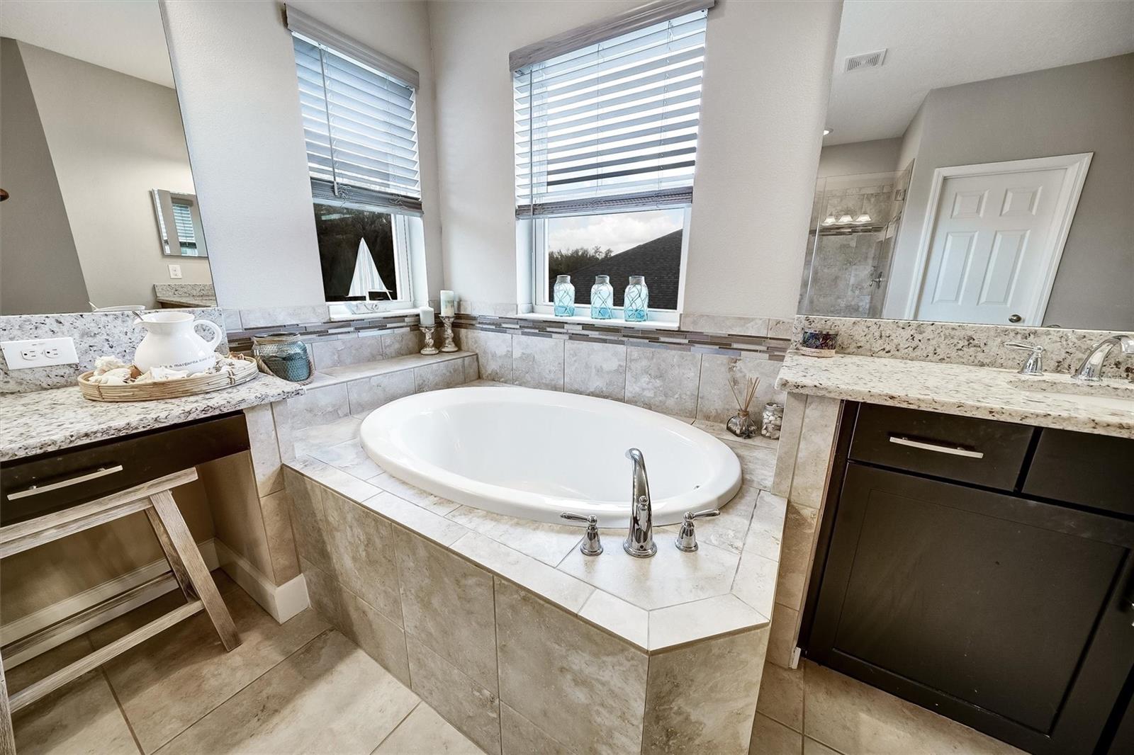 Listing photo id 46 for 1611 Tilted Cypress Place