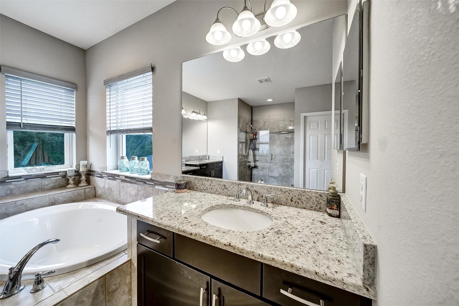 Listing photo id 49 for 1611 Tilted Cypress Place