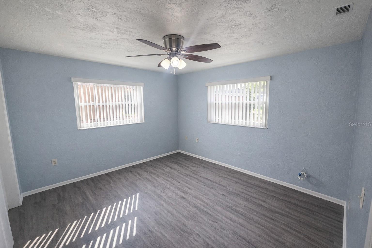 Image 17 of 36 For 6480 31st Terrace N