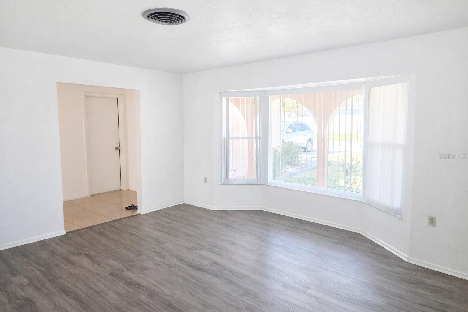 Image 4 of 36 For 6480 31st Terrace N