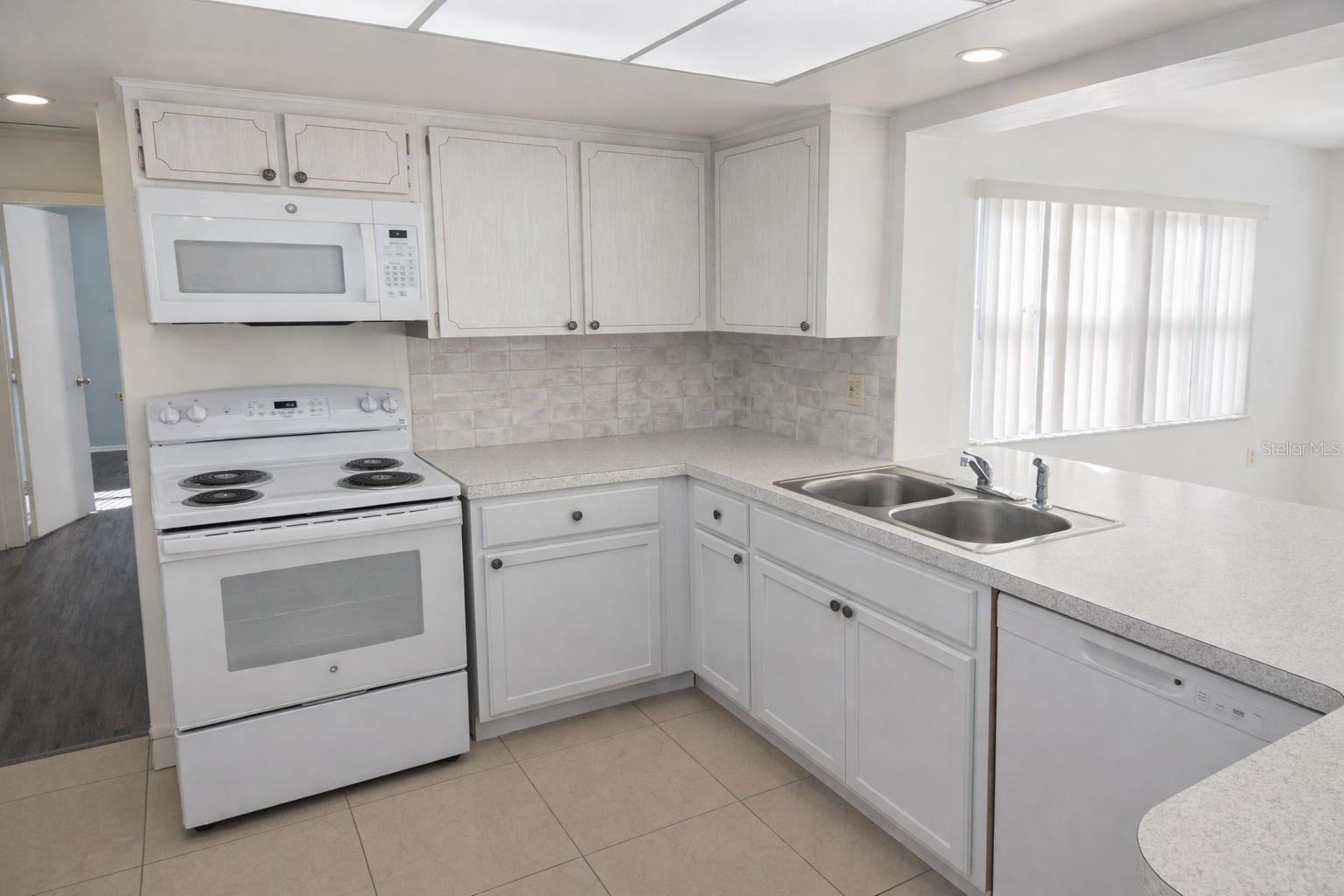 Image 9 of 36 For 6480 31st Terrace N