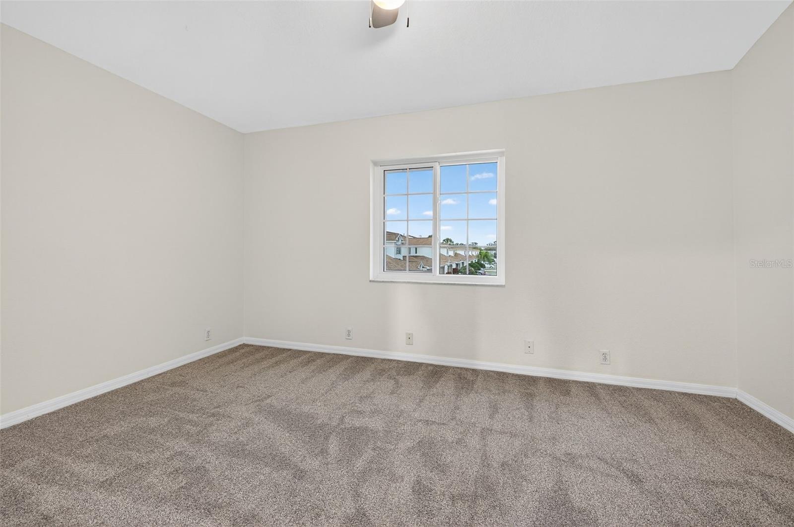 Listing photo id 26 for 6400 46th Avenue N 20