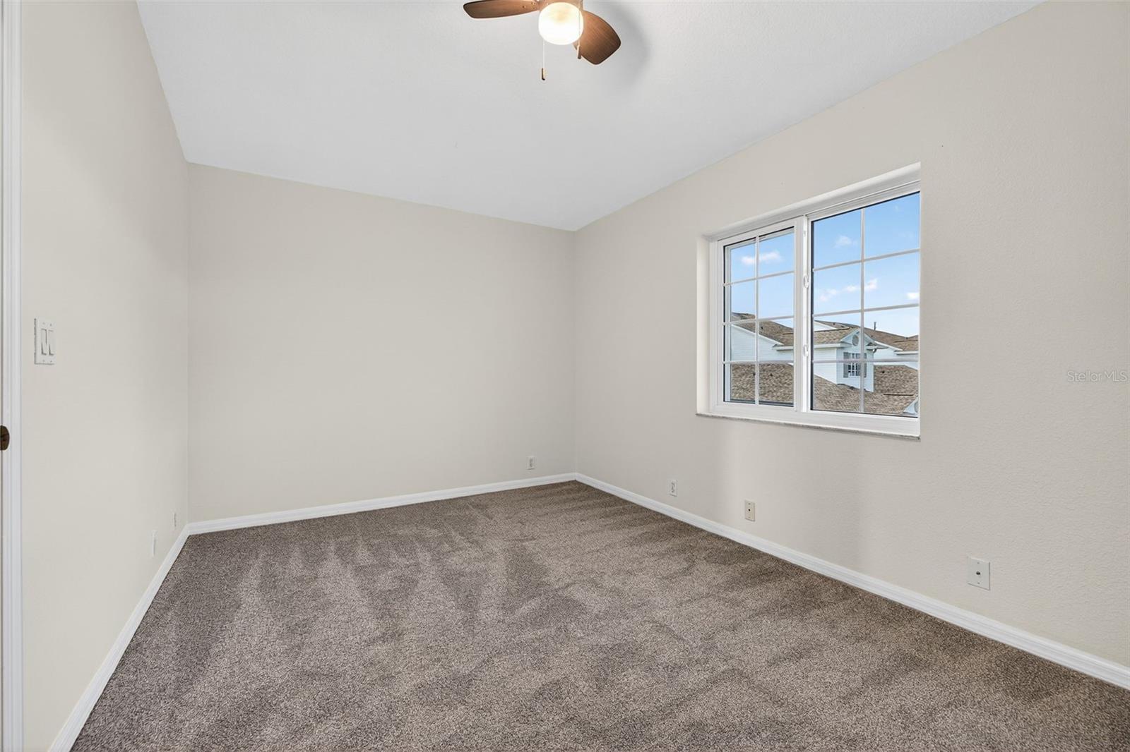 Listing photo id 27 for 6400 46th Avenue N 20