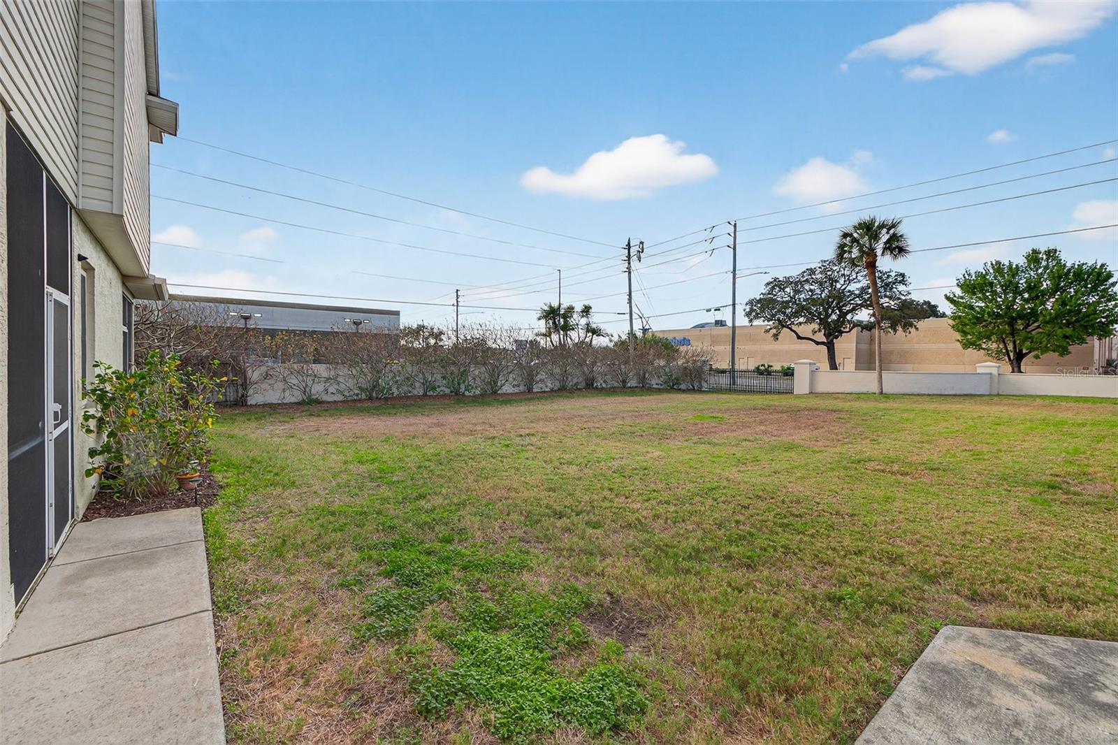 Listing photo id 34 for 6400 46th Avenue N 20